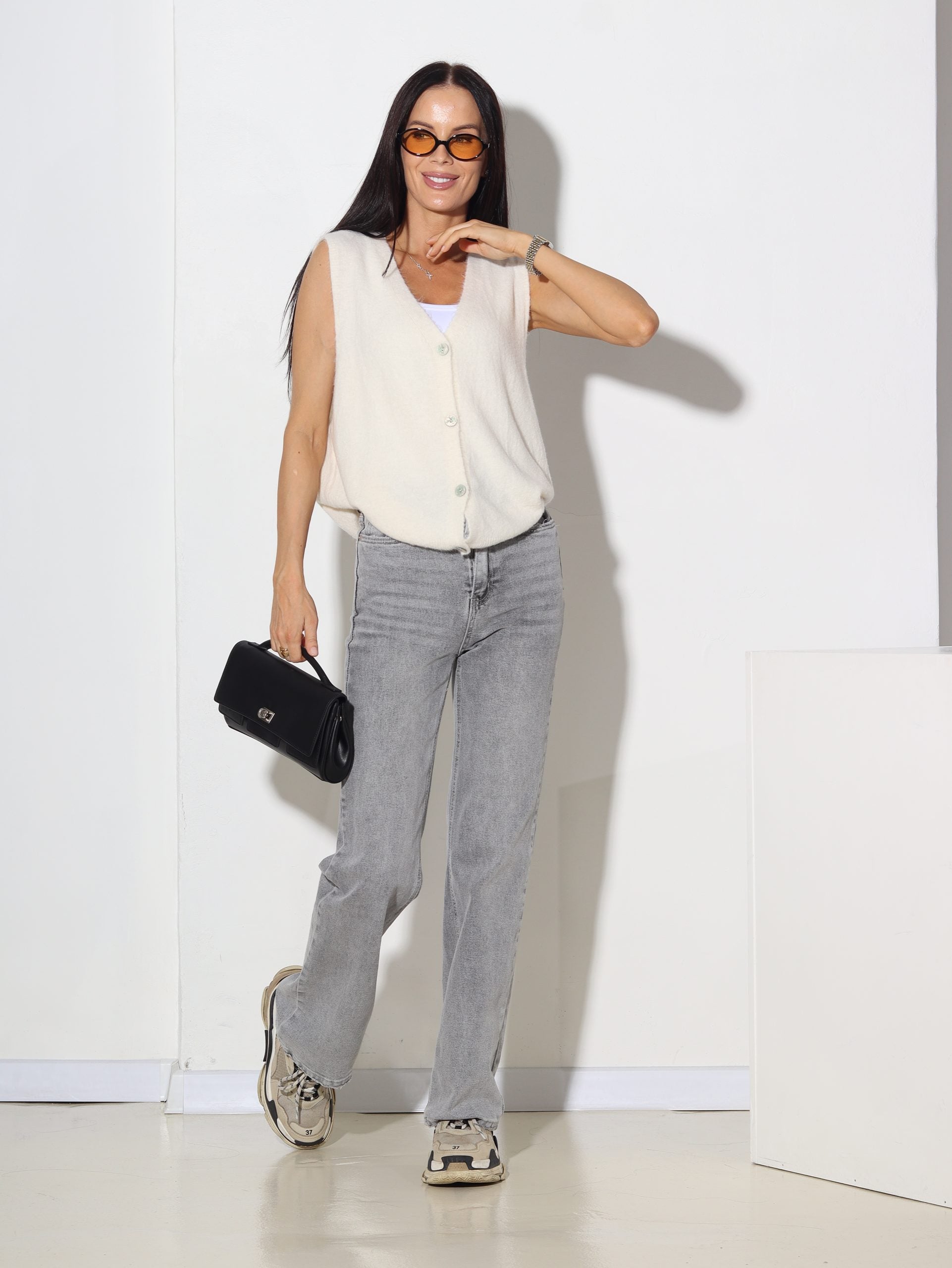 Balta smalka adījuma veste - 15926