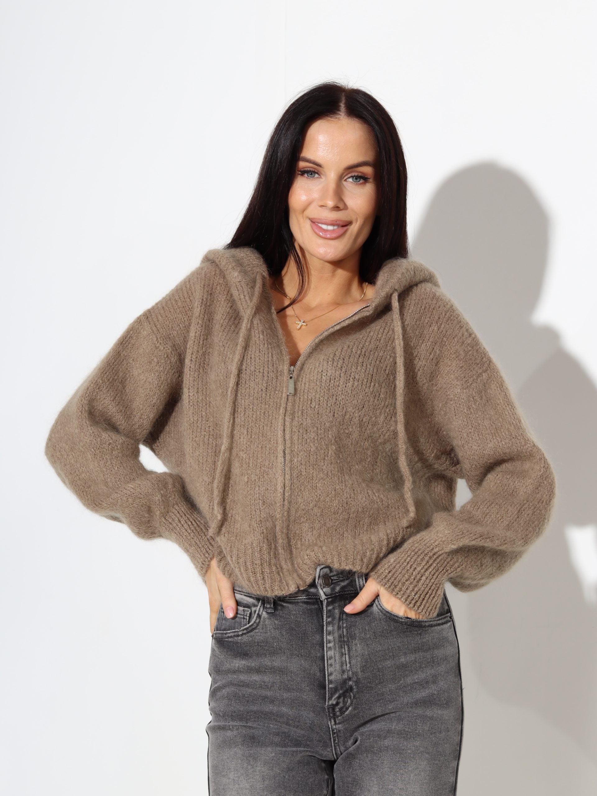 G.brūna jaciņa ar kapuci un rāvējslēdzēju (mohēra sastāvā) - 17724