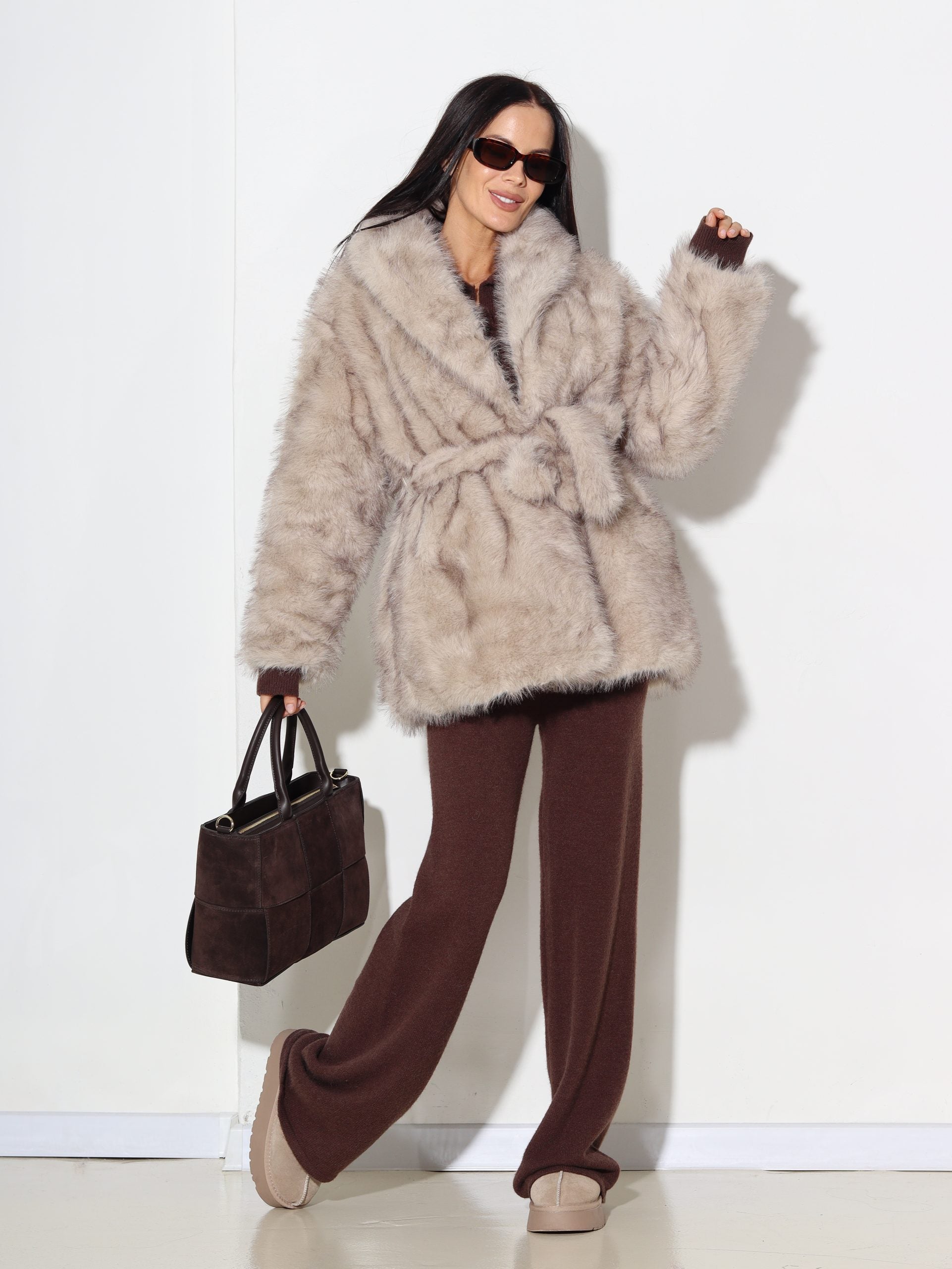 Bēšs m/ā kažociņš ar jostiņu - 16338