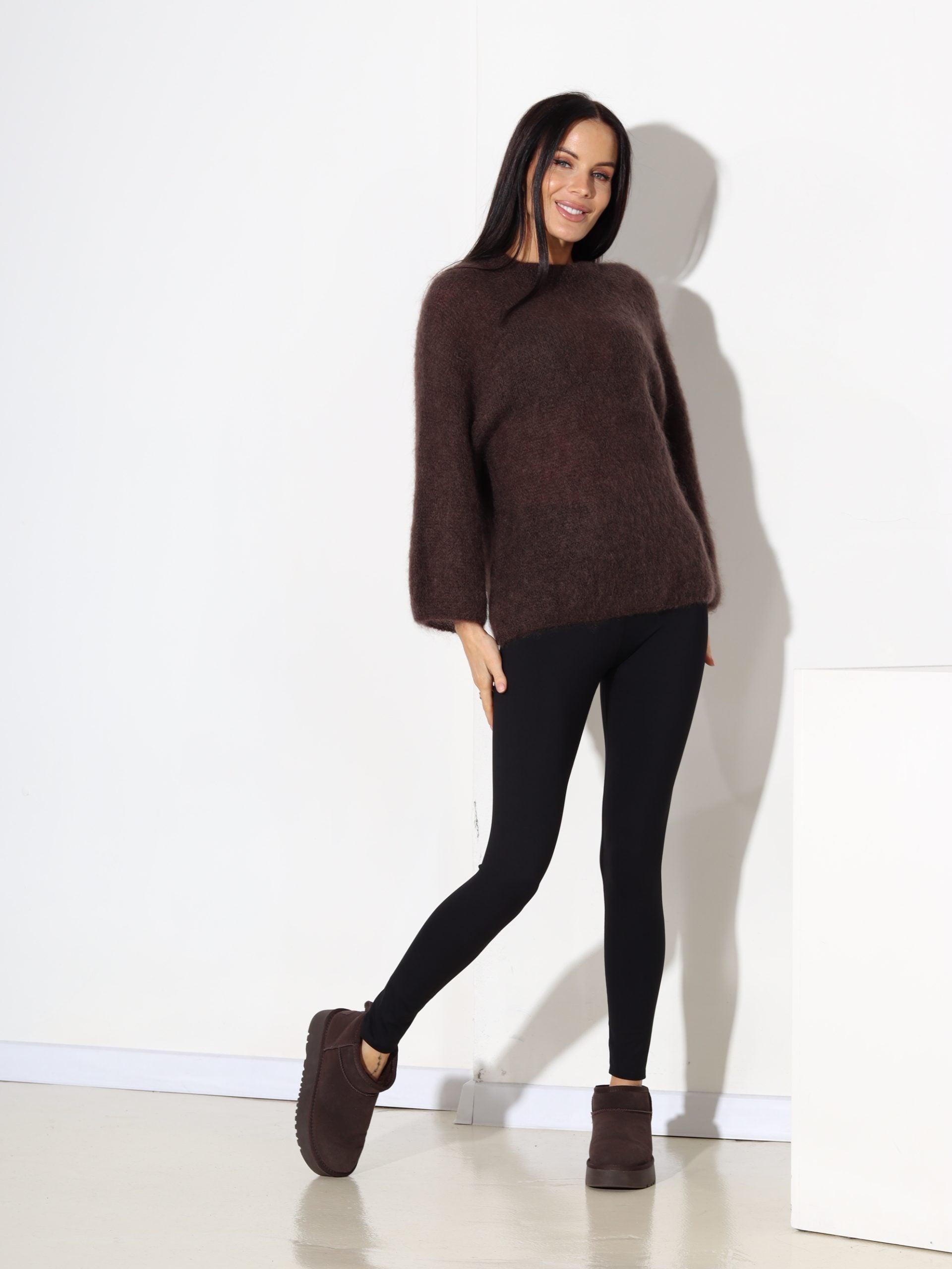 T.brūns mohēras džemperis ar slīpu plecu daļu - 17707