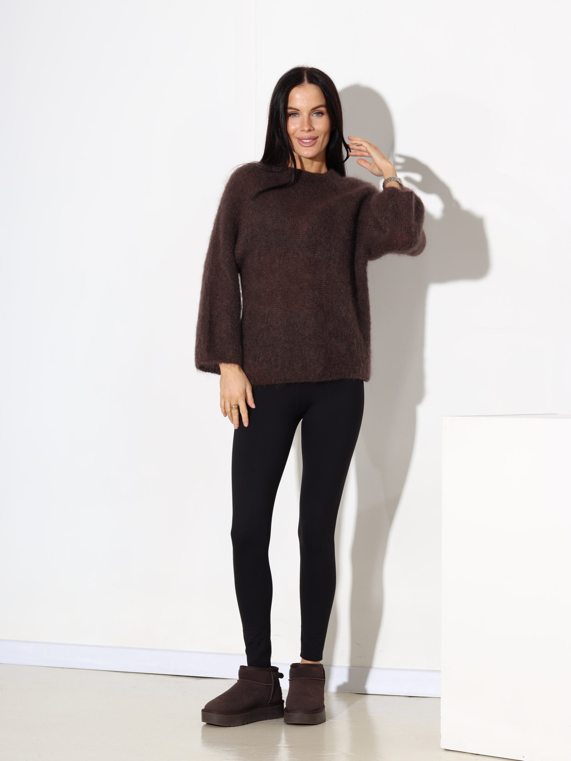 T.brūns mohēras džemperis ar slīpu plecu daļu - 17707