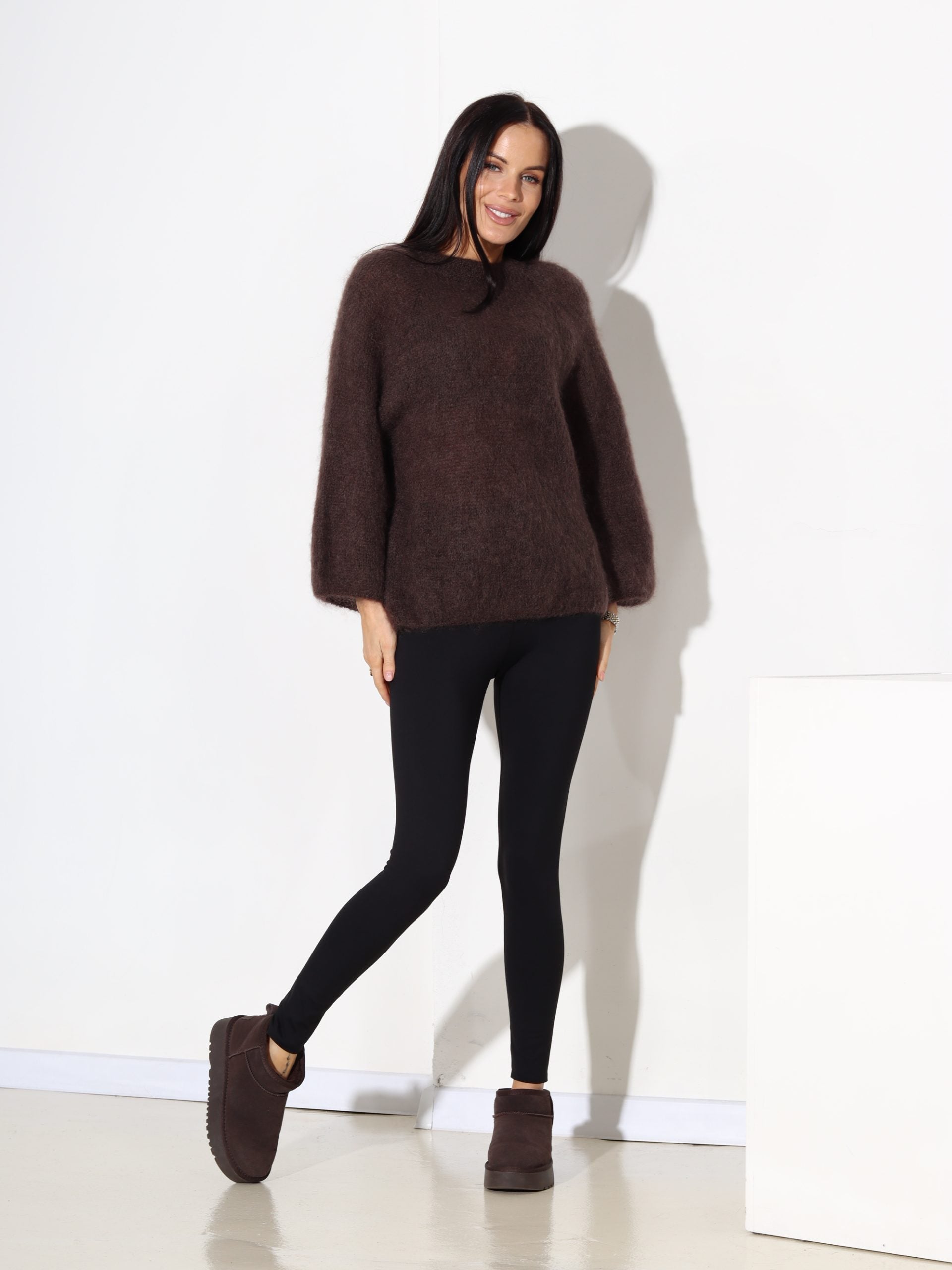 T.brūns mohēras džemperis ar slīpu plecu daļu - 17707