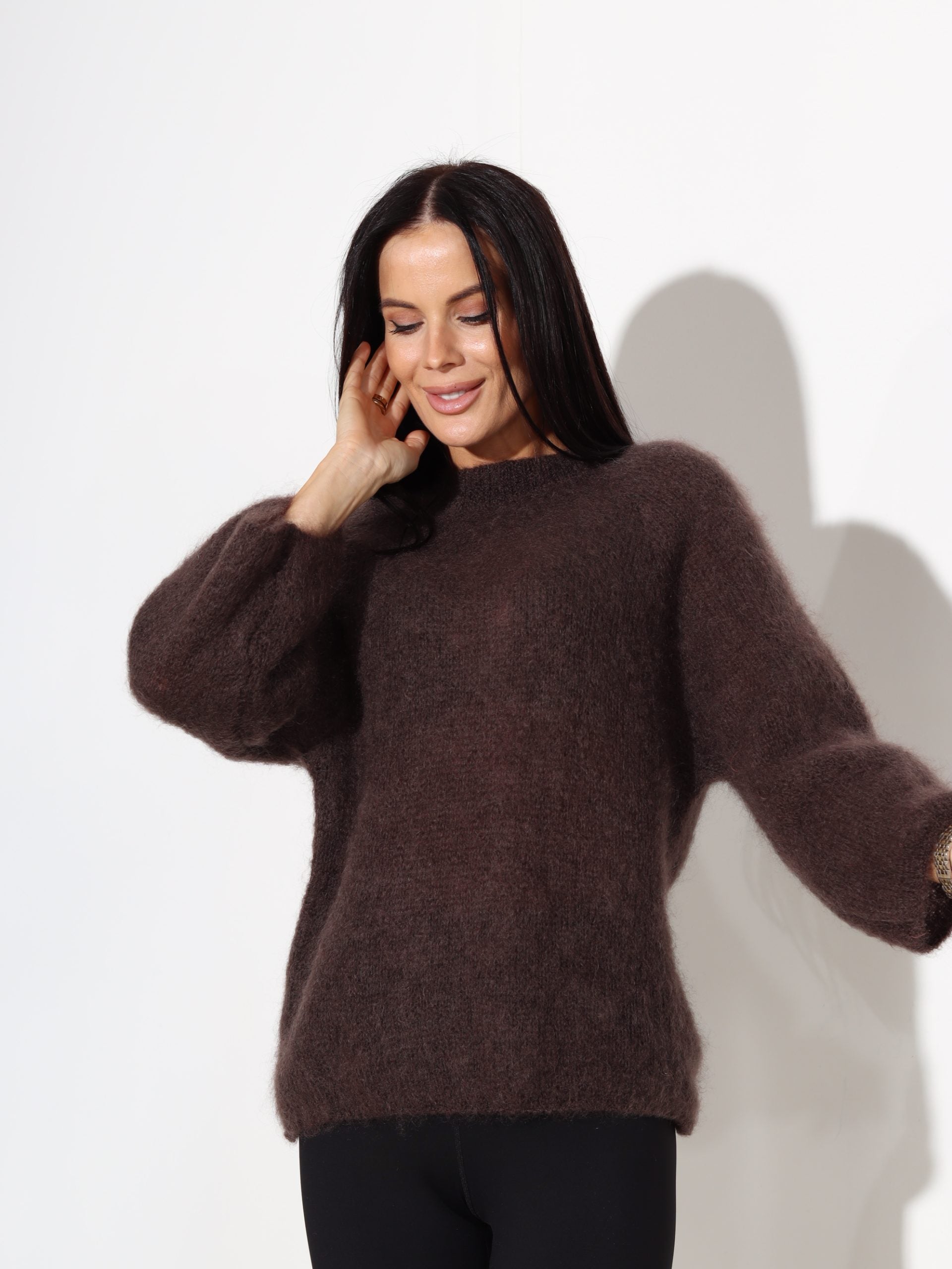 T.brūns mohēras džemperis ar slīpu plecu daļu - 17707