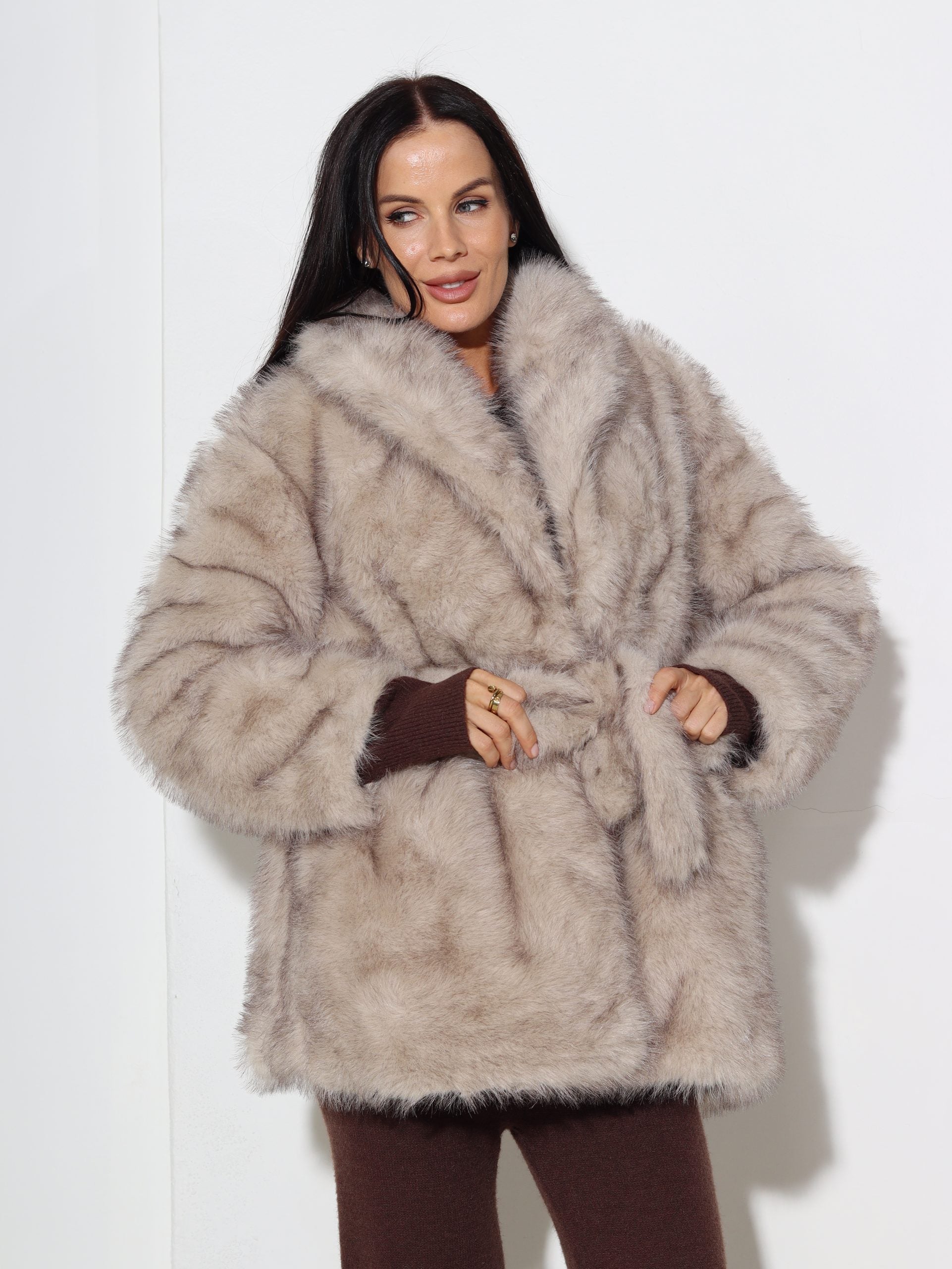 Bēšs m/ā kažociņš ar jostiņu - 16338