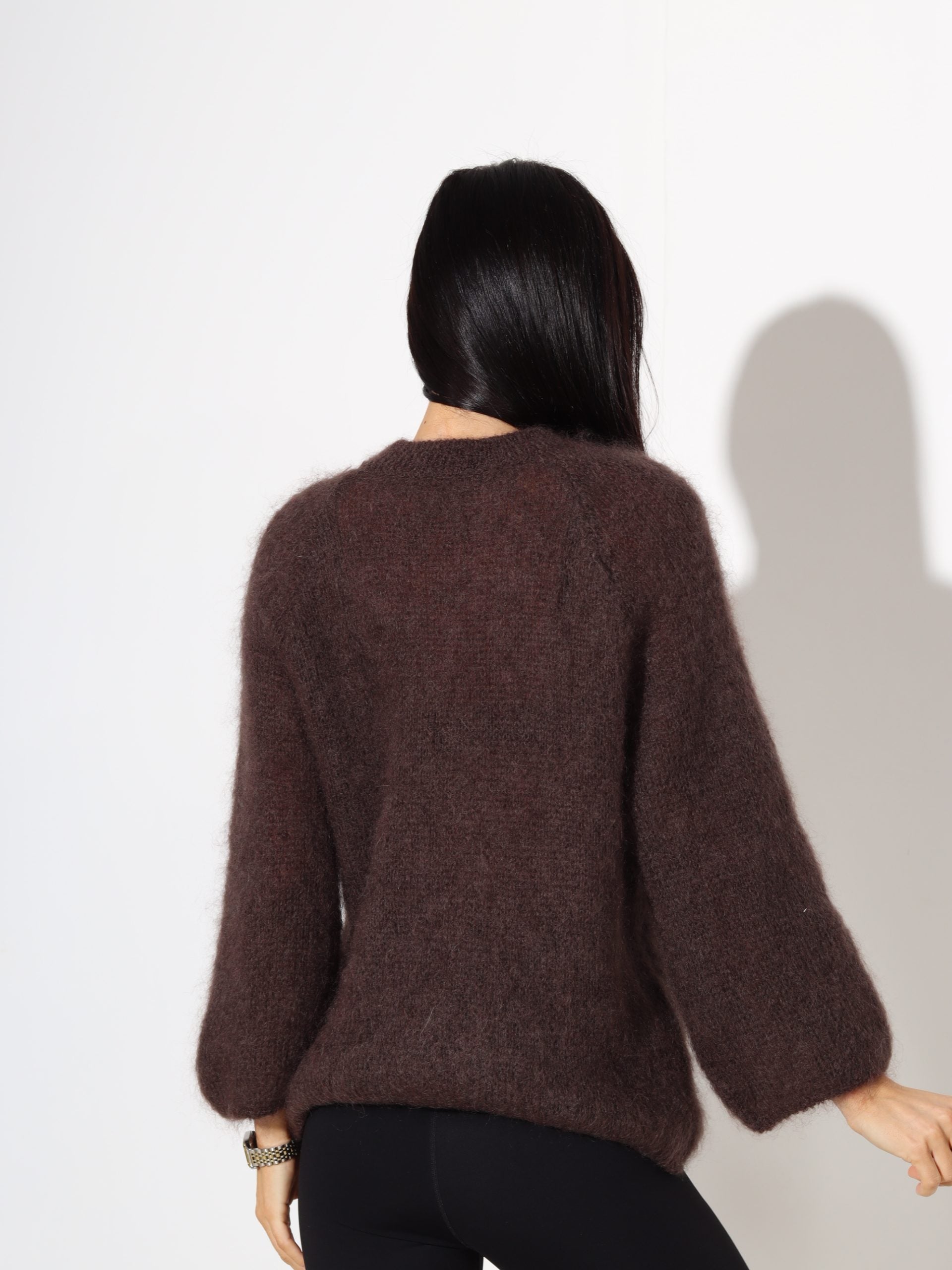 T.brūns mohēras džemperis ar slīpu plecu daļu - 17707