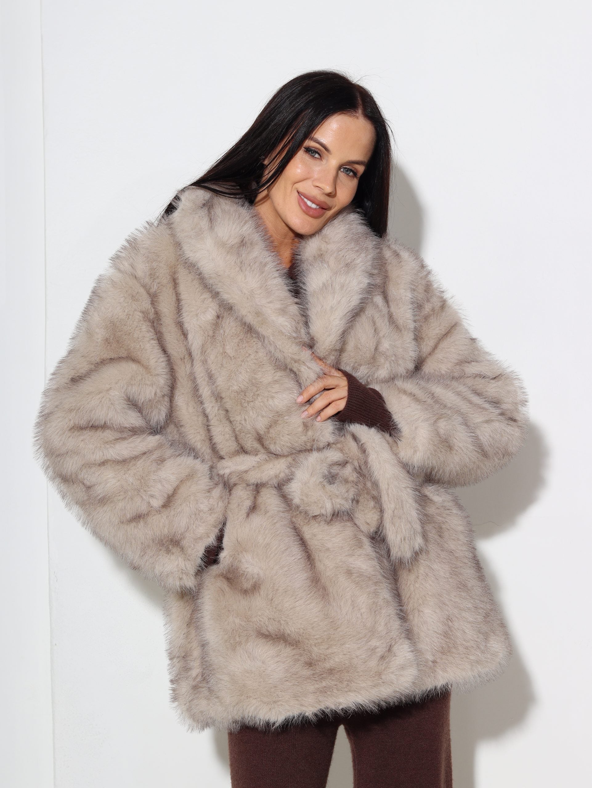 Bēšs m/ā kažociņš ar jostiņu - 16338