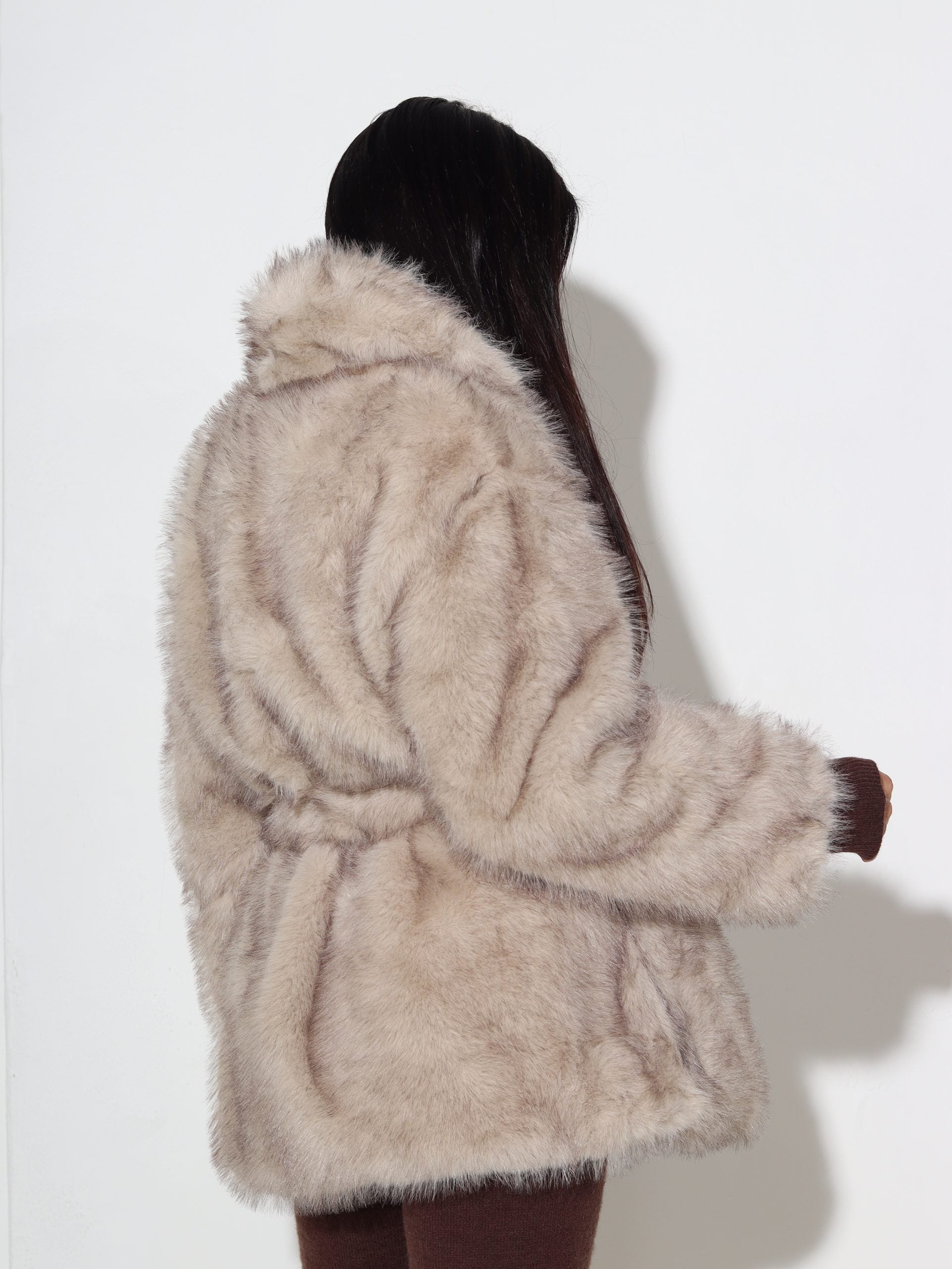 Bēšs m/ā kažociņš ar jostiņu - 16338