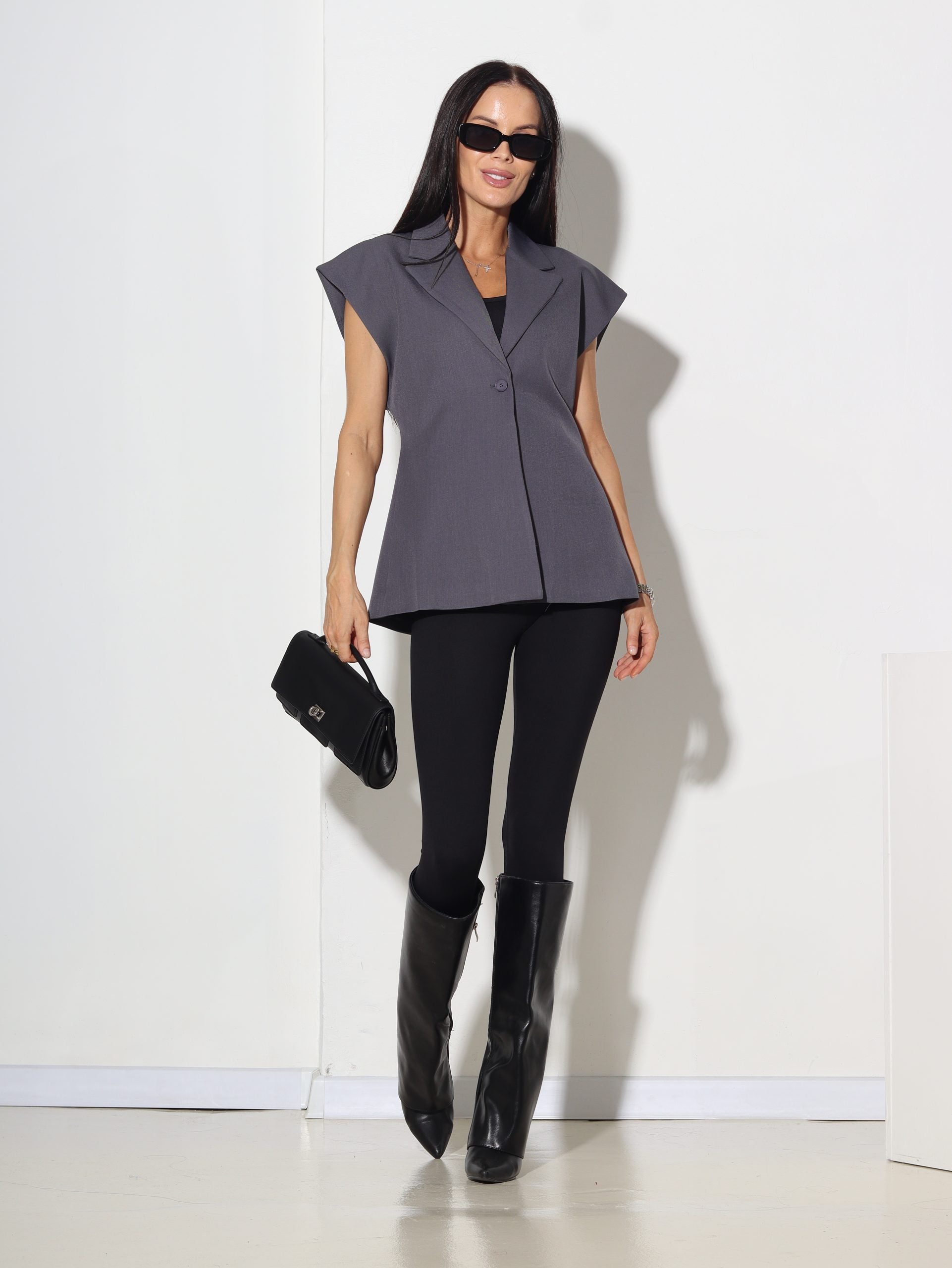 Pelēka klasiska veste ar izceltu vidukli - 15929