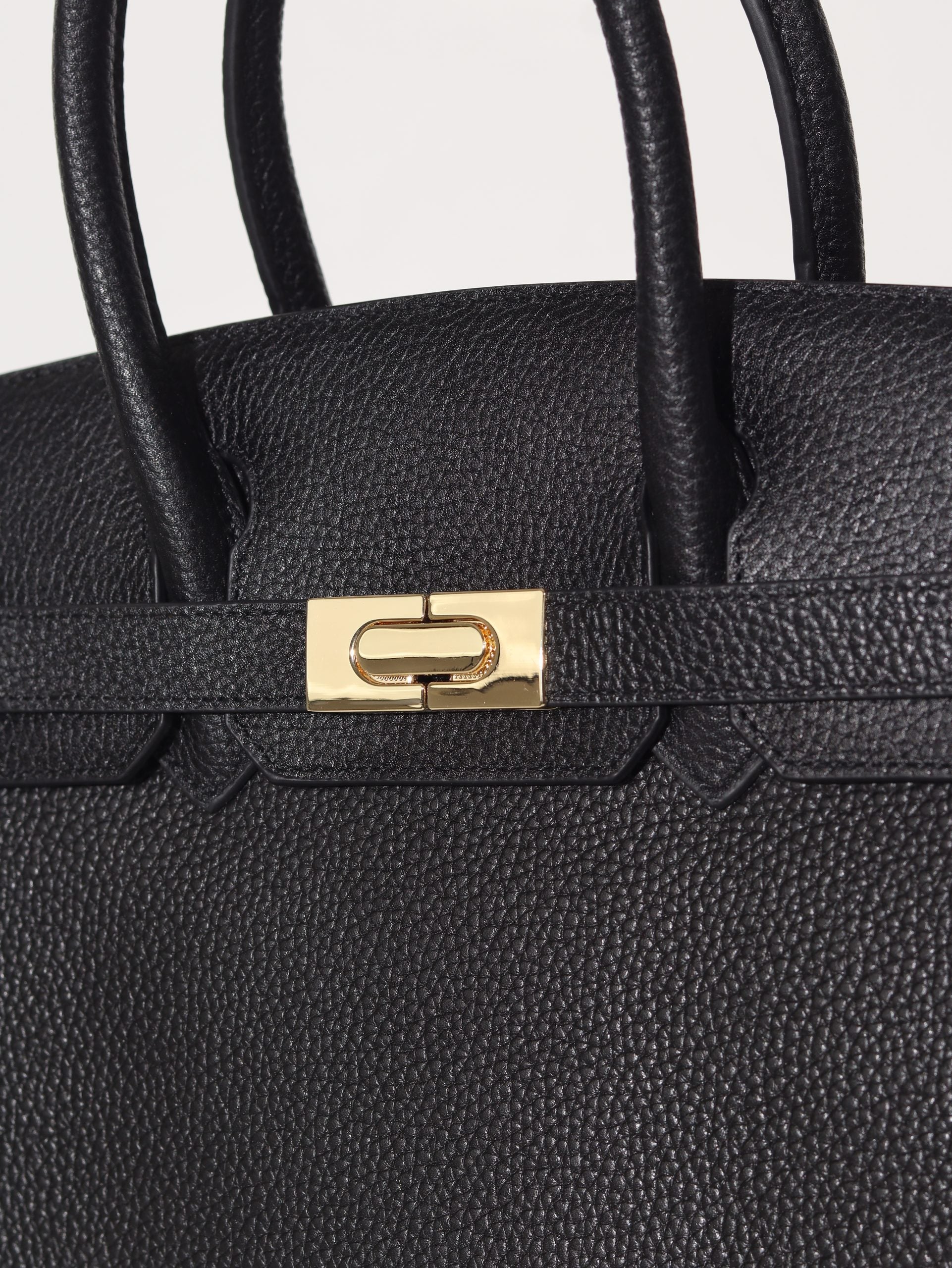 Melnas krāsas taisnstūra formas d/a soma uz divām lencēm - 15950