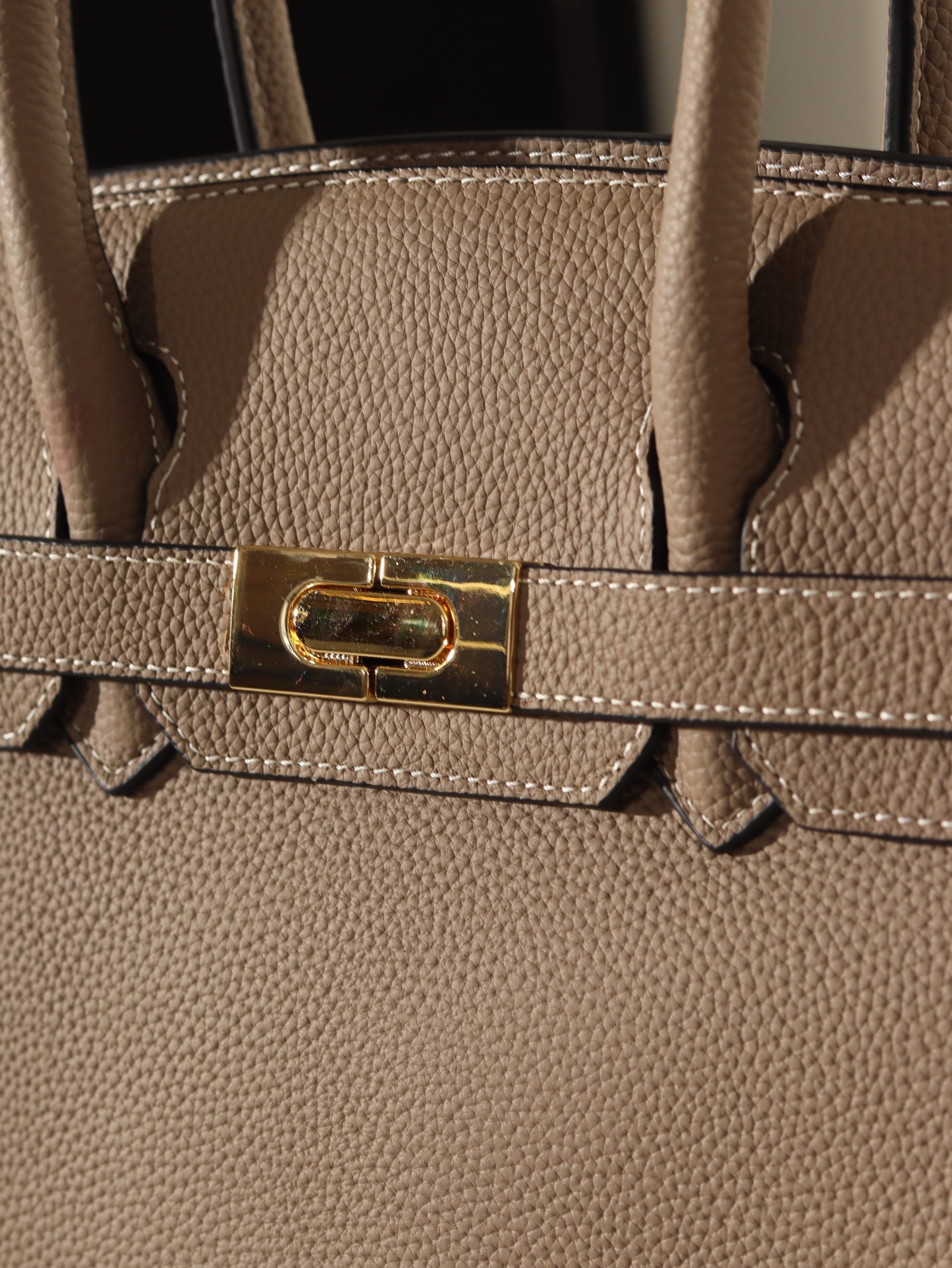 Taupes krāsas taisnstūra formas d/a soma uz divām lencēm - 15948