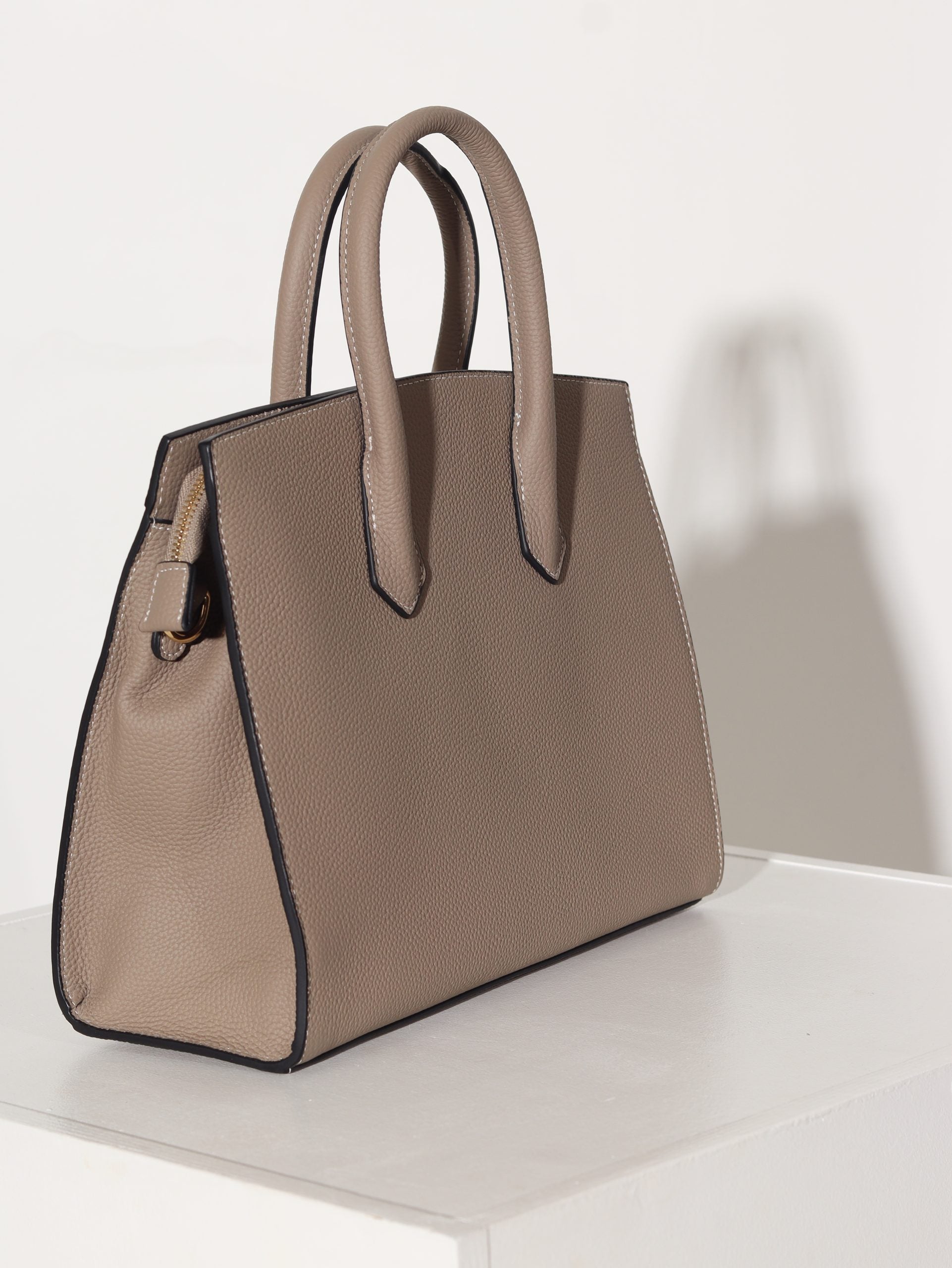 Taupes krāsas taisnstūra formas d/a soma uz divām lencēm - 15948