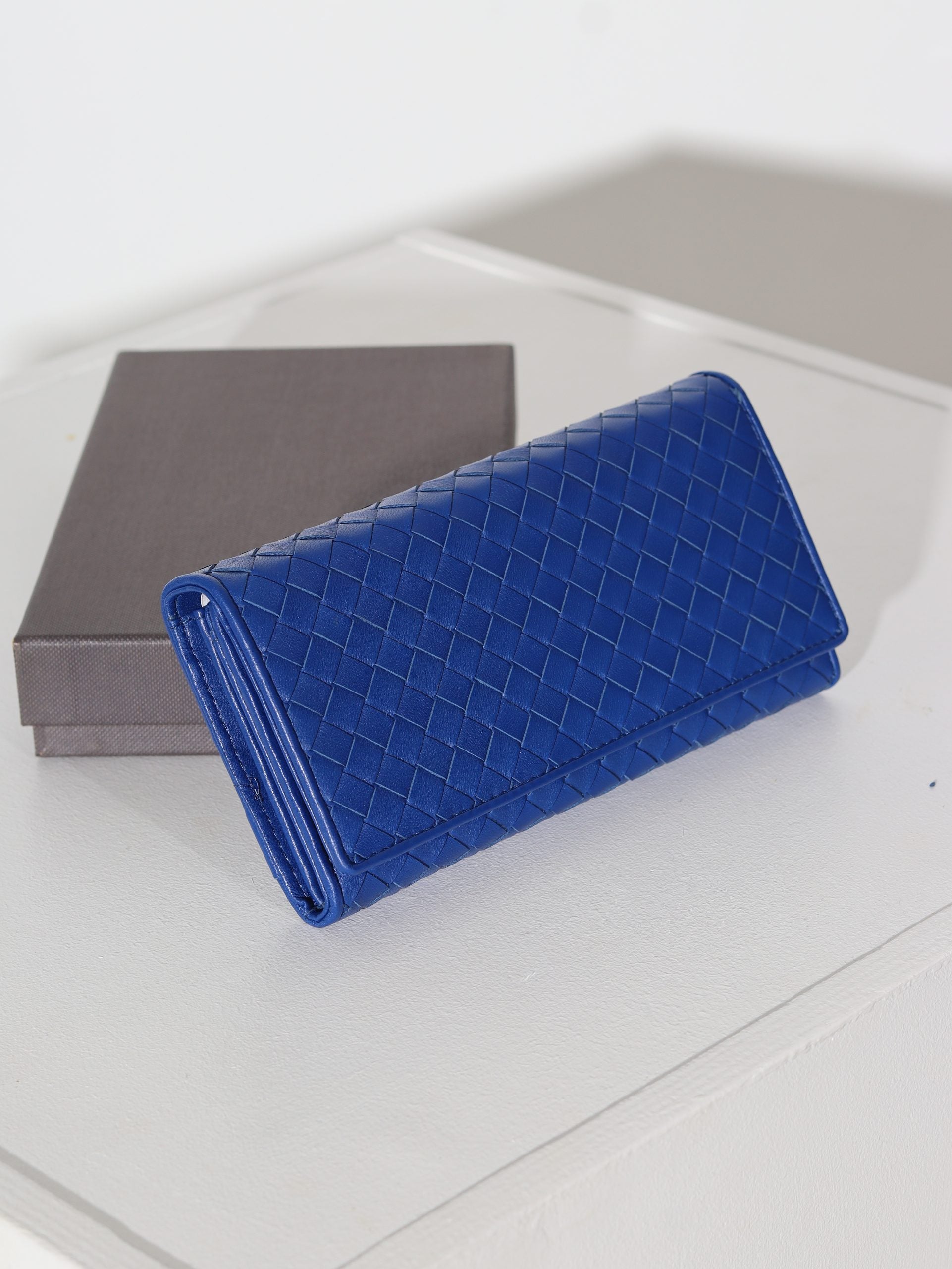 Koši zils d/ā maks ar pinuma imitāciju un spiedpogu aizdari - 15968