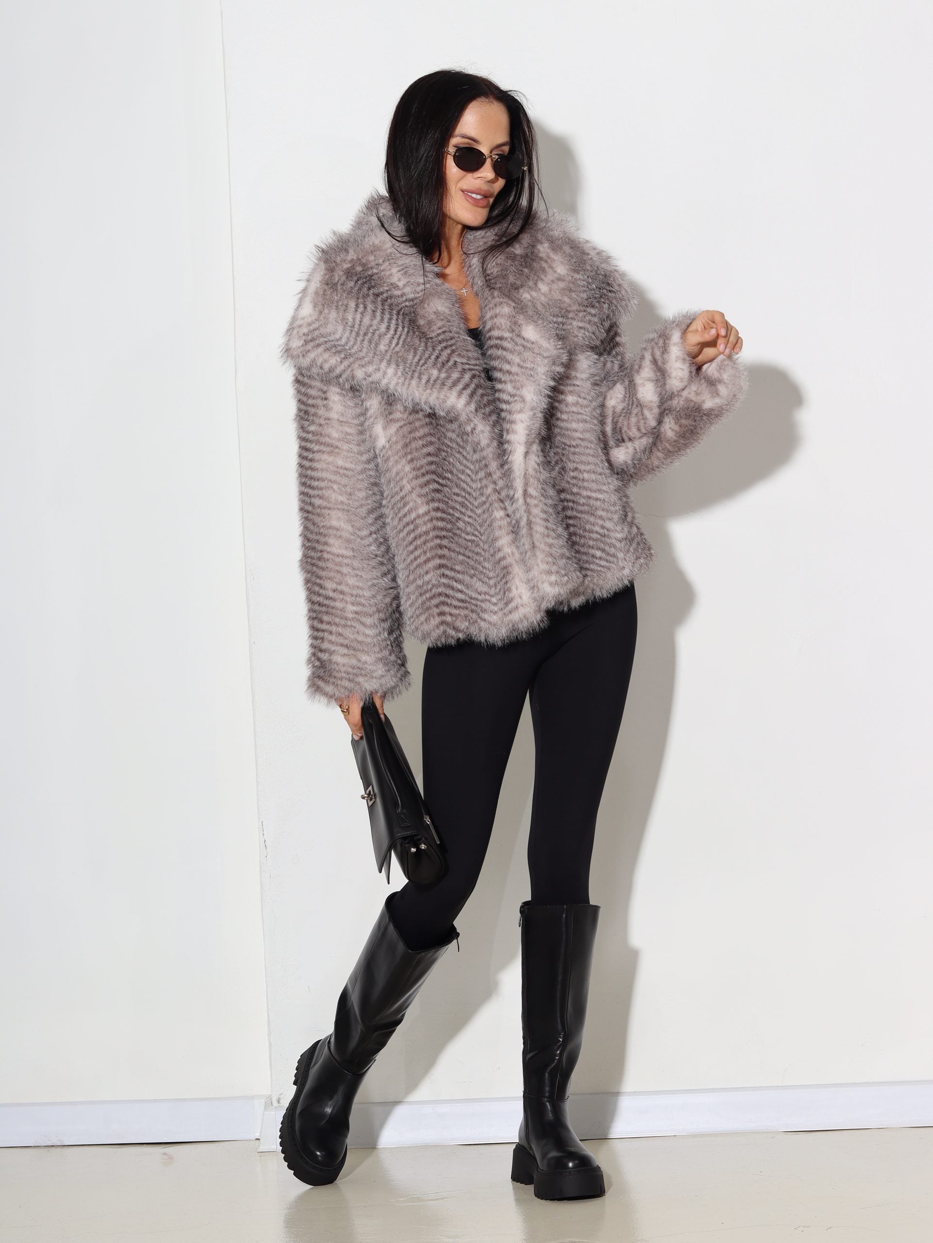 Bēša ar pelēkas krāsas iejaukumu, īss m/ā kažociņš - 16336