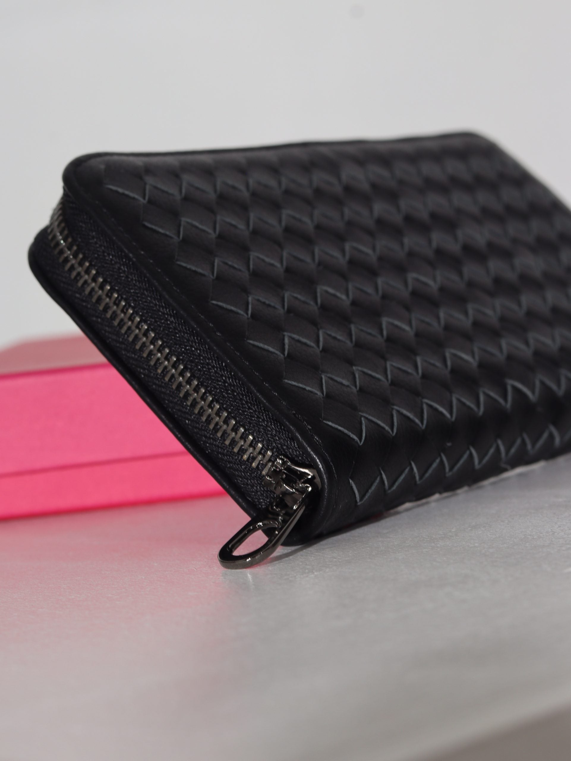 Melns d/ā maks ar pinuma imitāciju un rāvējslēdzēja aizdari - 15954