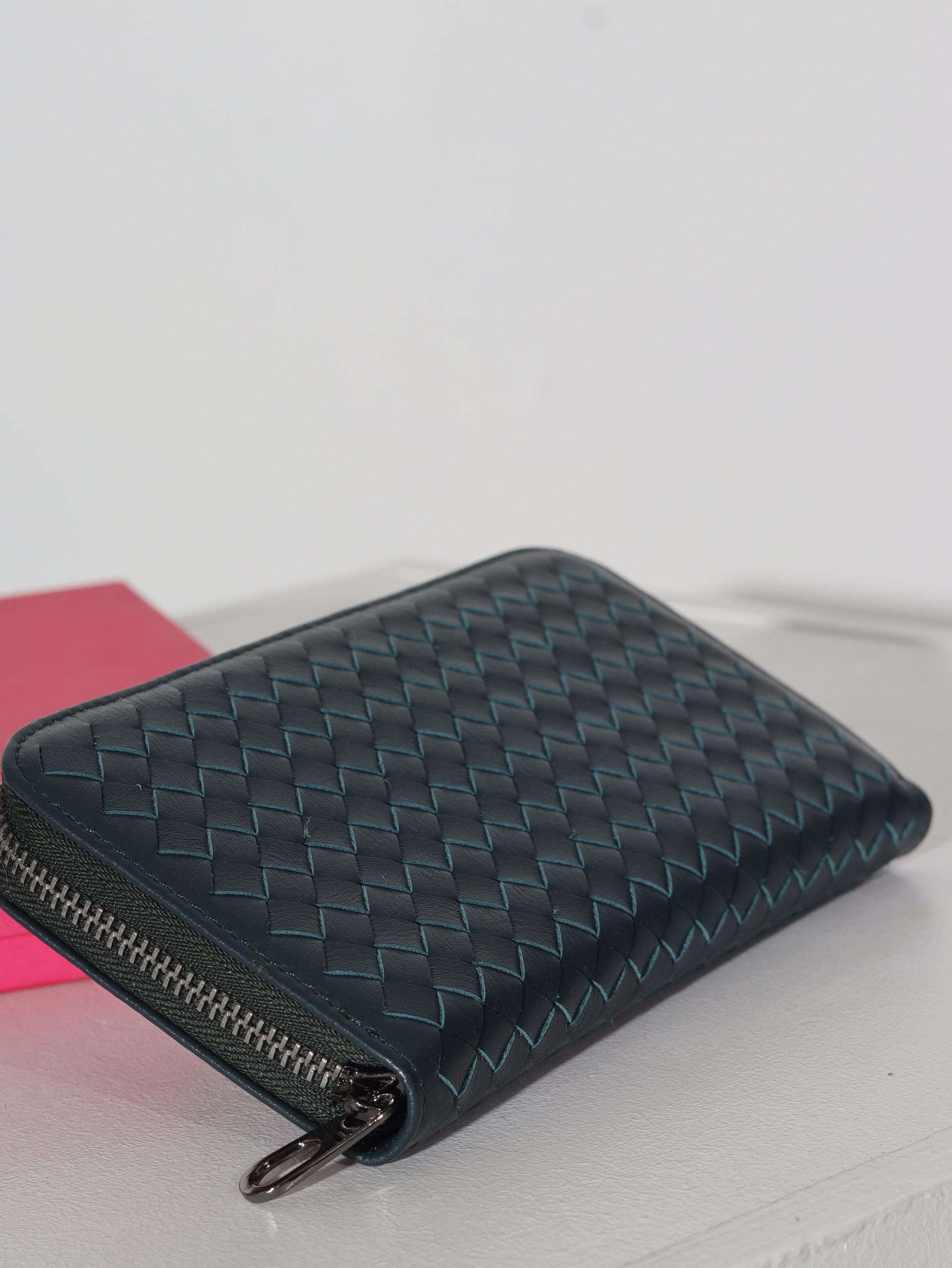 Zaļš d/ā maks ar pinuma imitāciju un rāvējslēdzēja aizdari - 15953