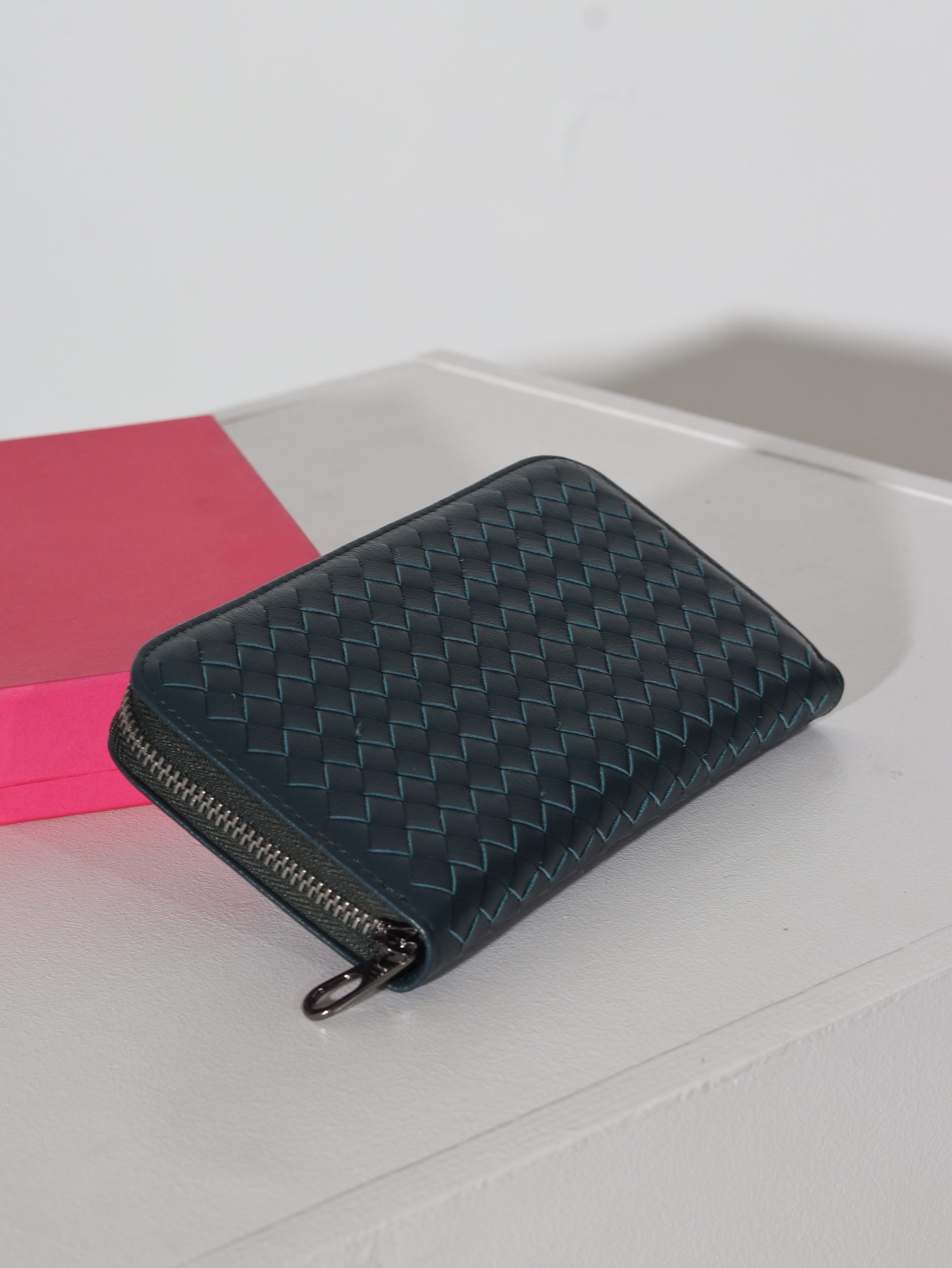 Zaļš d/ā maks ar pinuma imitāciju un rāvējslēdzēja aizdari - 15953