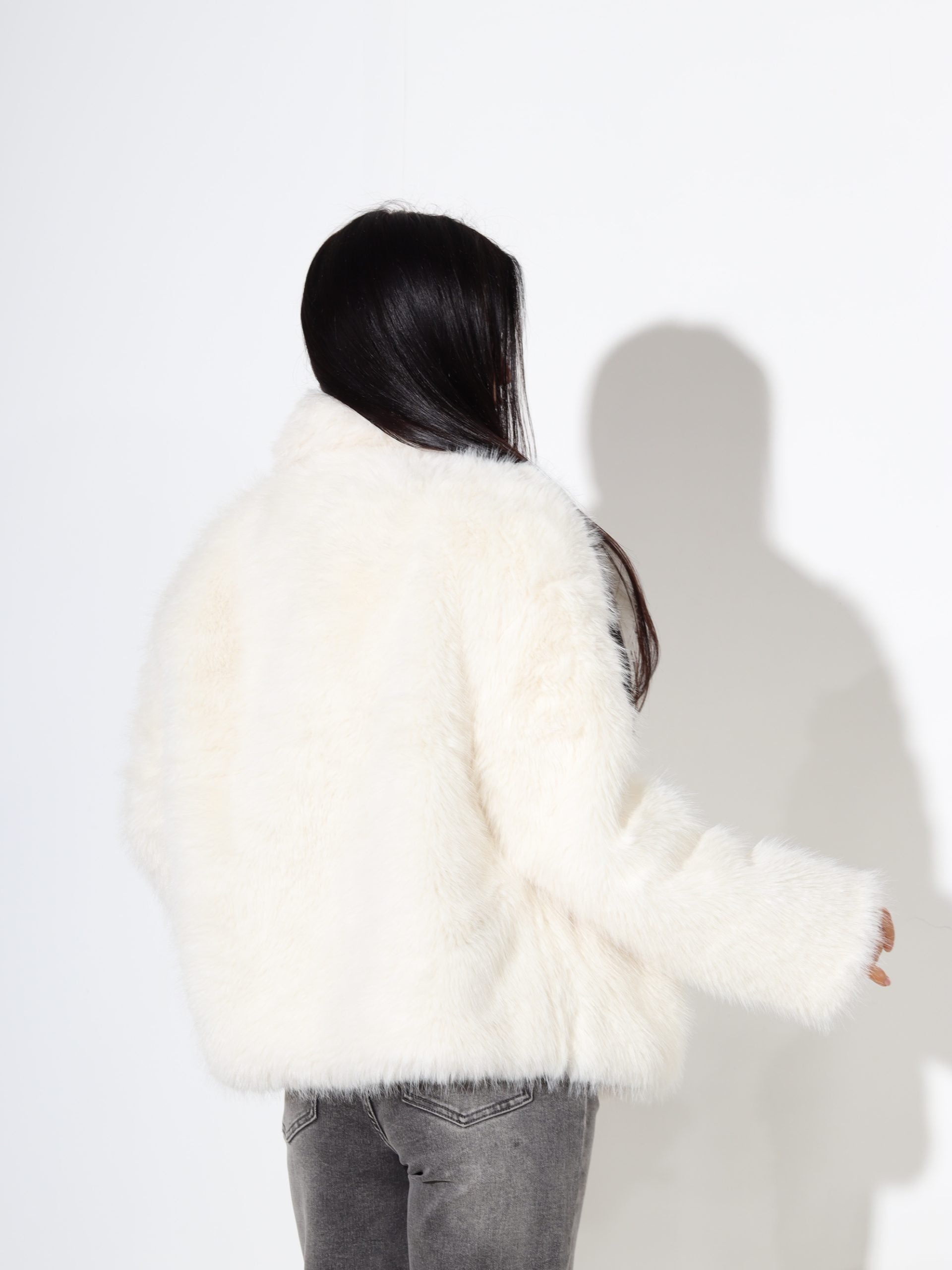 Balts m/a kažoks ar īsu spalvu - 17725