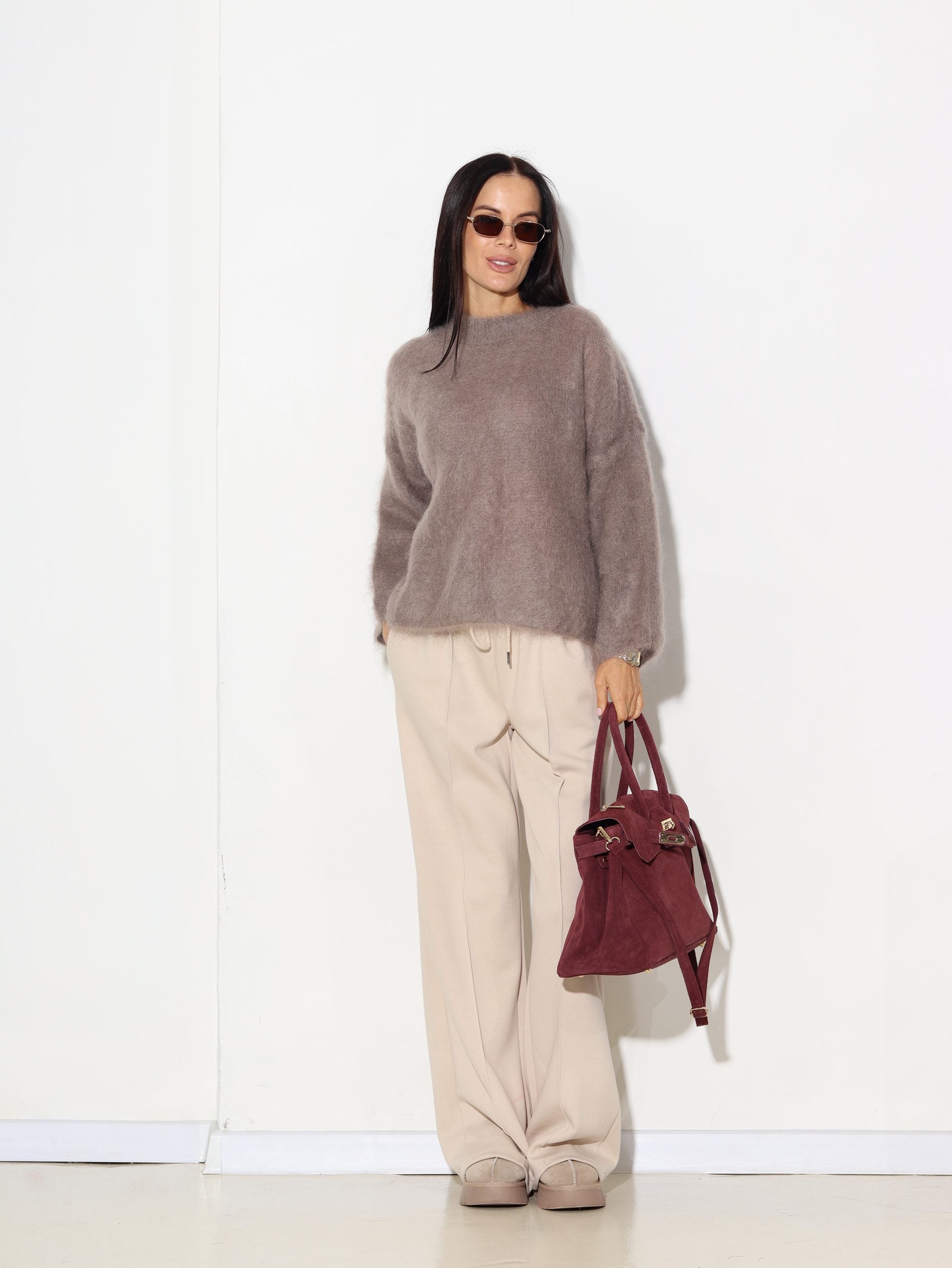 Taupes tonī mohēras džemperis 'Oversize', īsa piedurkne - 16943