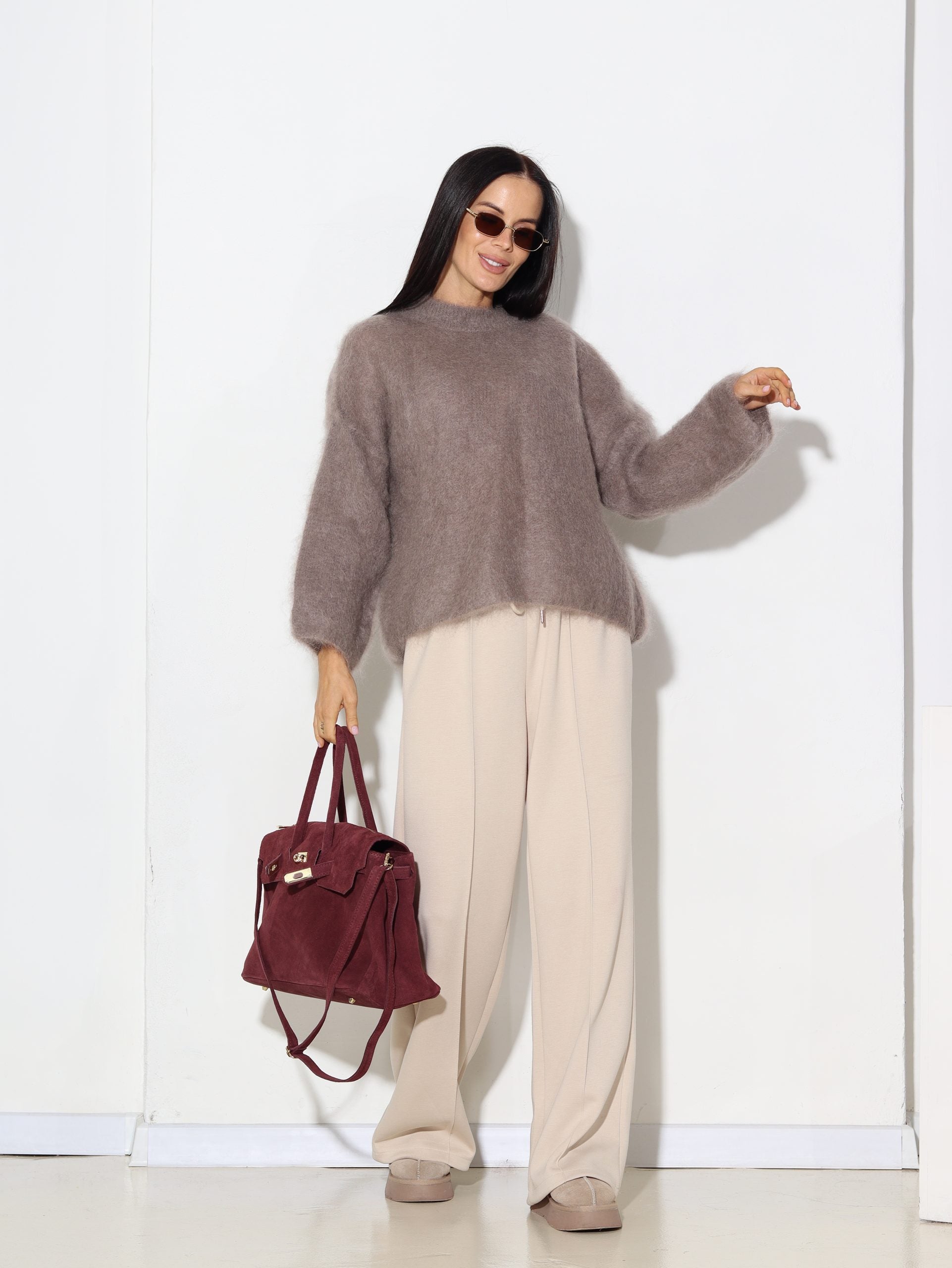 Taupes tonī mohēras džemperis 'Oversize', īsa piedurkne - 16943