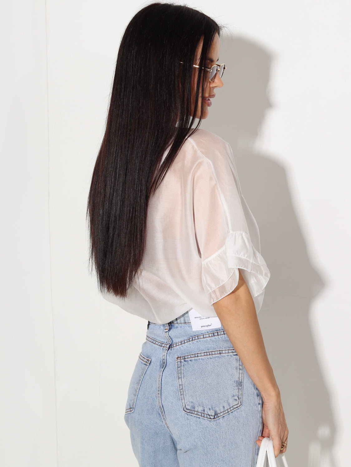 Balts, plāns, tops ar īsu piedurknes volānu - 15654