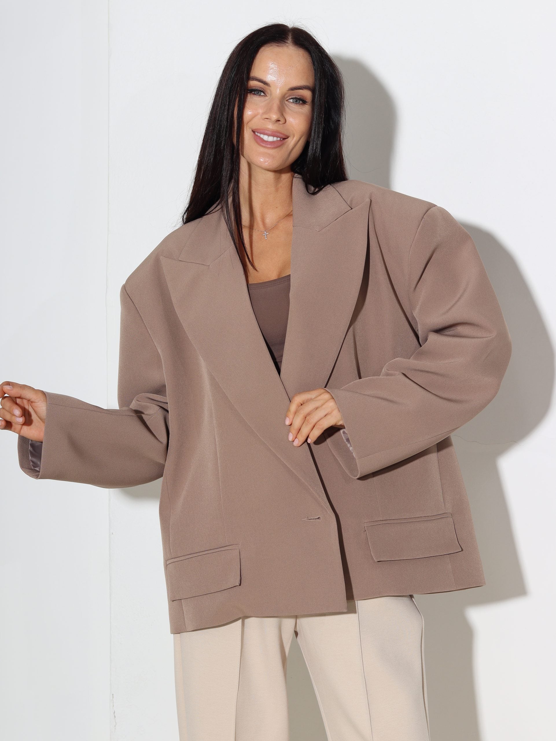 Bēšas krāsas saīsināta oversize žakete - 16329