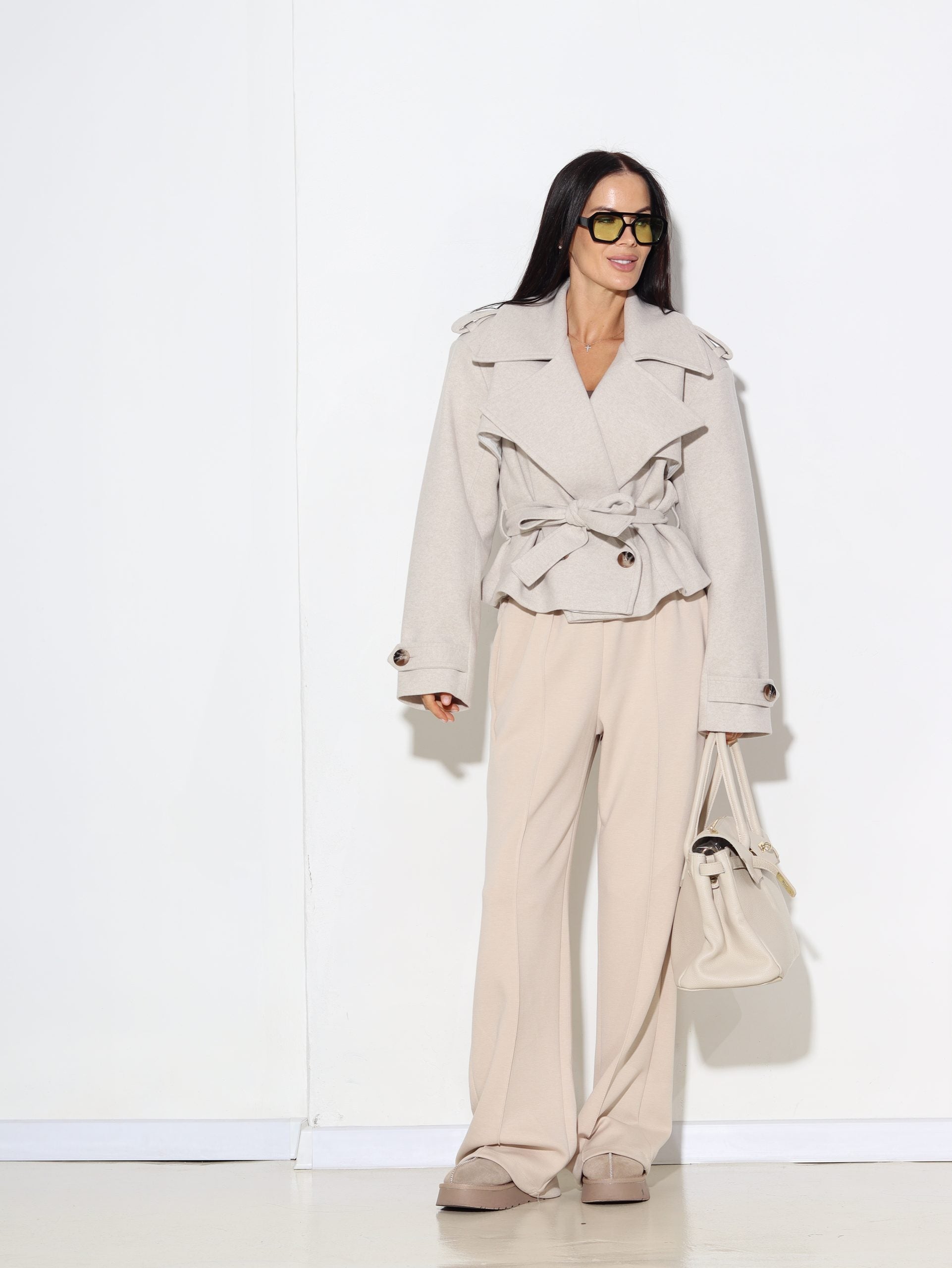 Bēša auduma virsjaka, īsa ar jostiņu - 16328