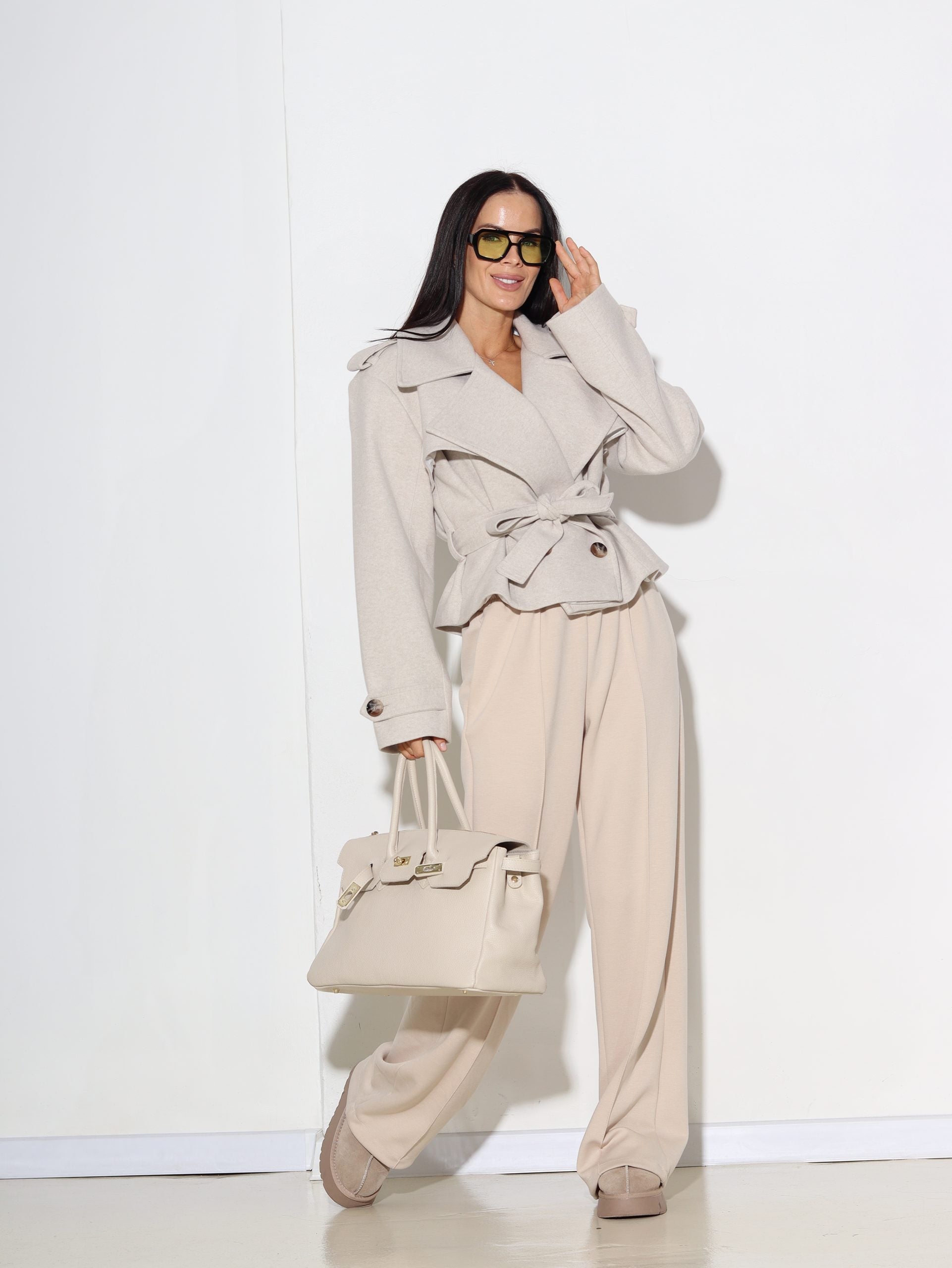 Bēša auduma virsjaka, īsa ar jostiņu - 16328