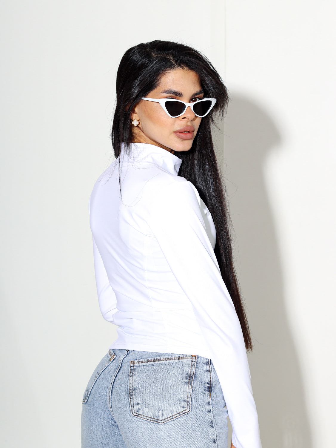 Balta, pieguļoša sporta jaka - 14307