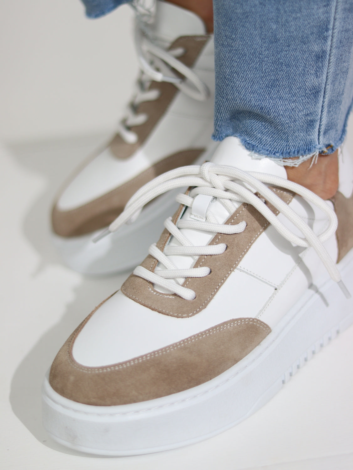 Baltas+bēšs, dabīgās ādas apavi ar aukliņu - 15678