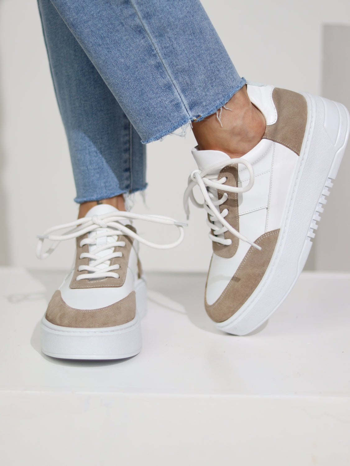 Baltas+bēšs, dabīgās ādas apavi ar aukliņu - 15678