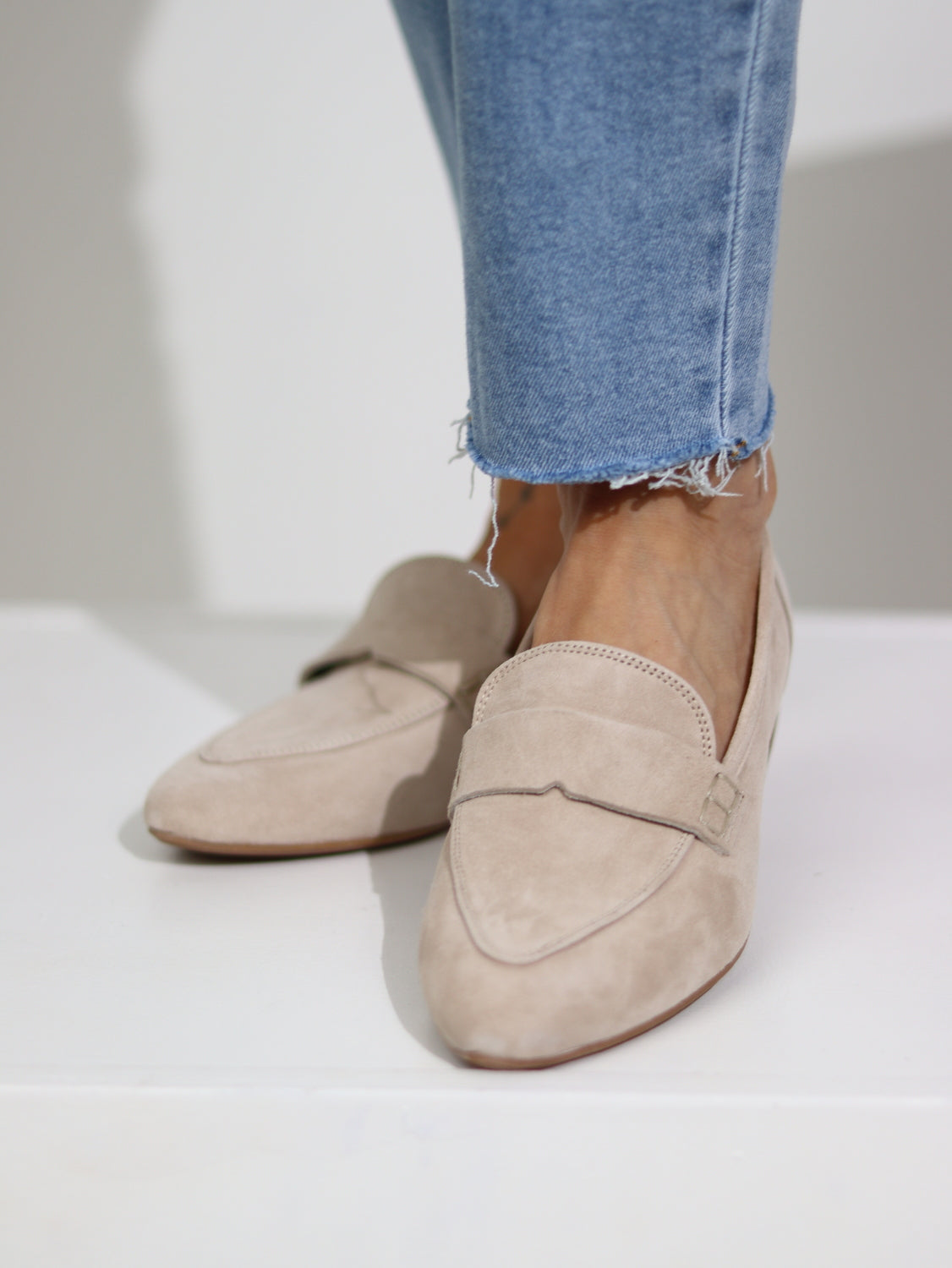 Bēšas, zemas d/zamšādas kurpītes - 15171