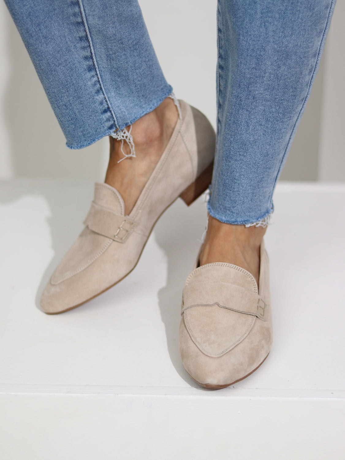 Bēšas, zemas d/zamšādas kurpītes - 15171