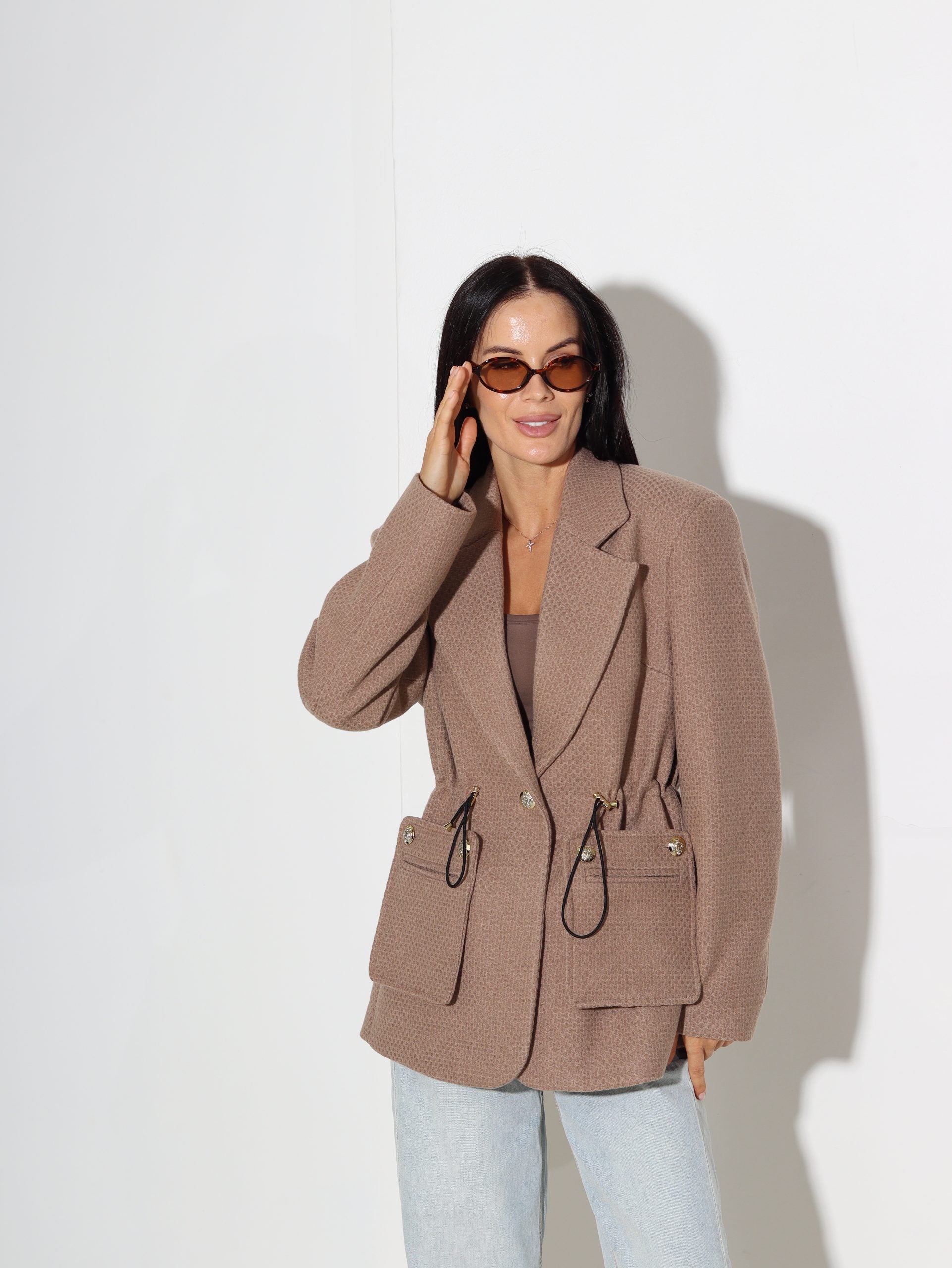 Brūna žakete ar noņemamām kabatām - 16324