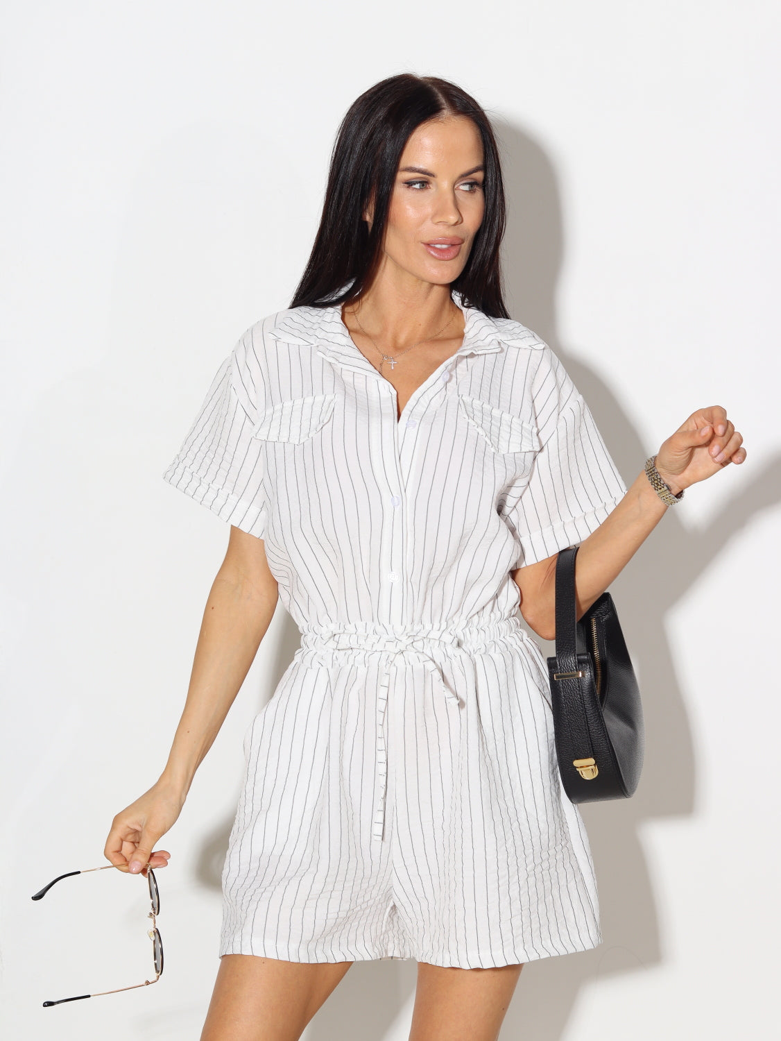 Balts šortu kombinezons ar svītriņu audumā - 14823