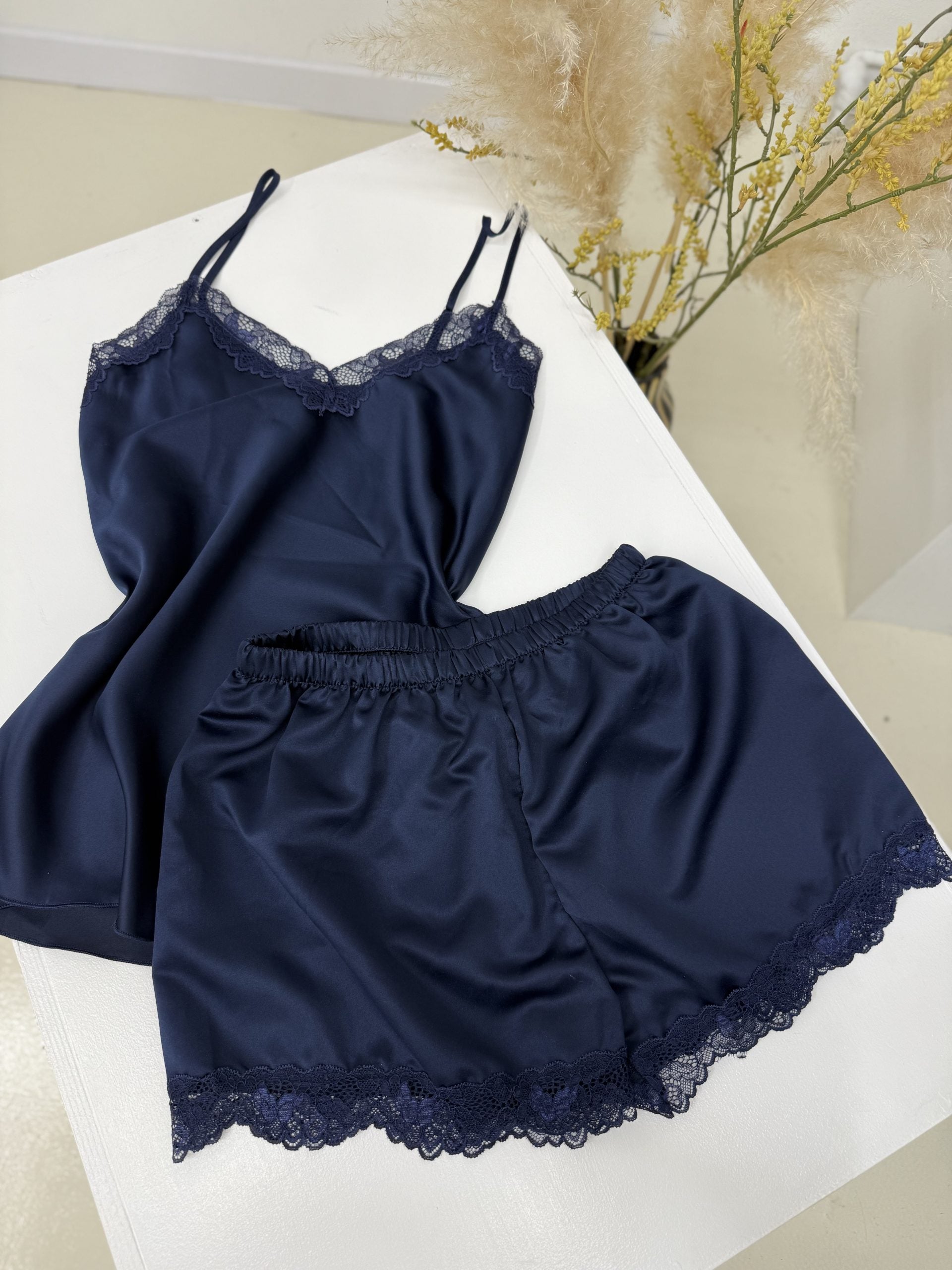 T.zils, zīdīga auduma naktsveļas komplekts (tops + šorti) - 14800