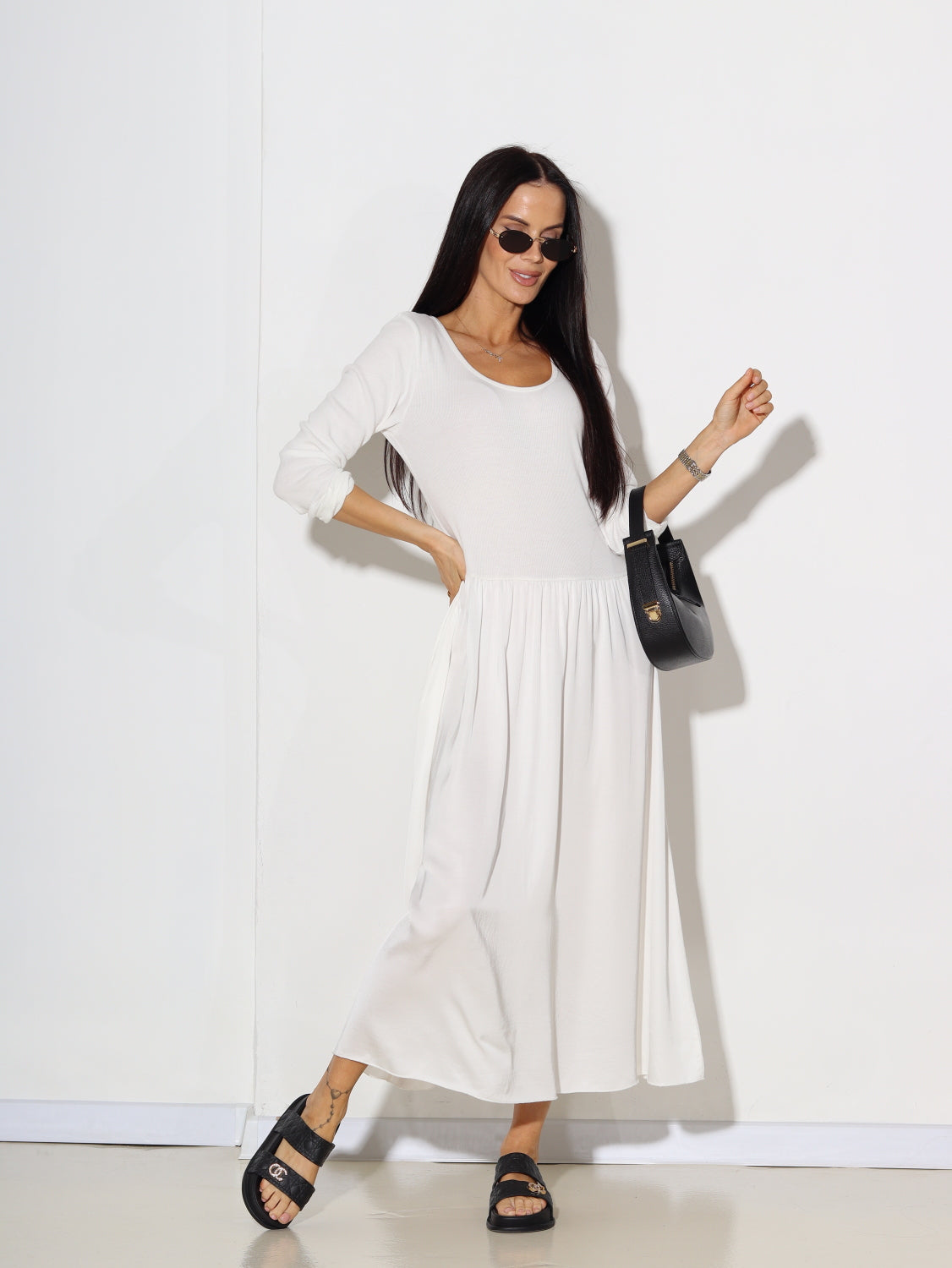 Balta midī kleita ar pieguļošu augšdaļu - 14858