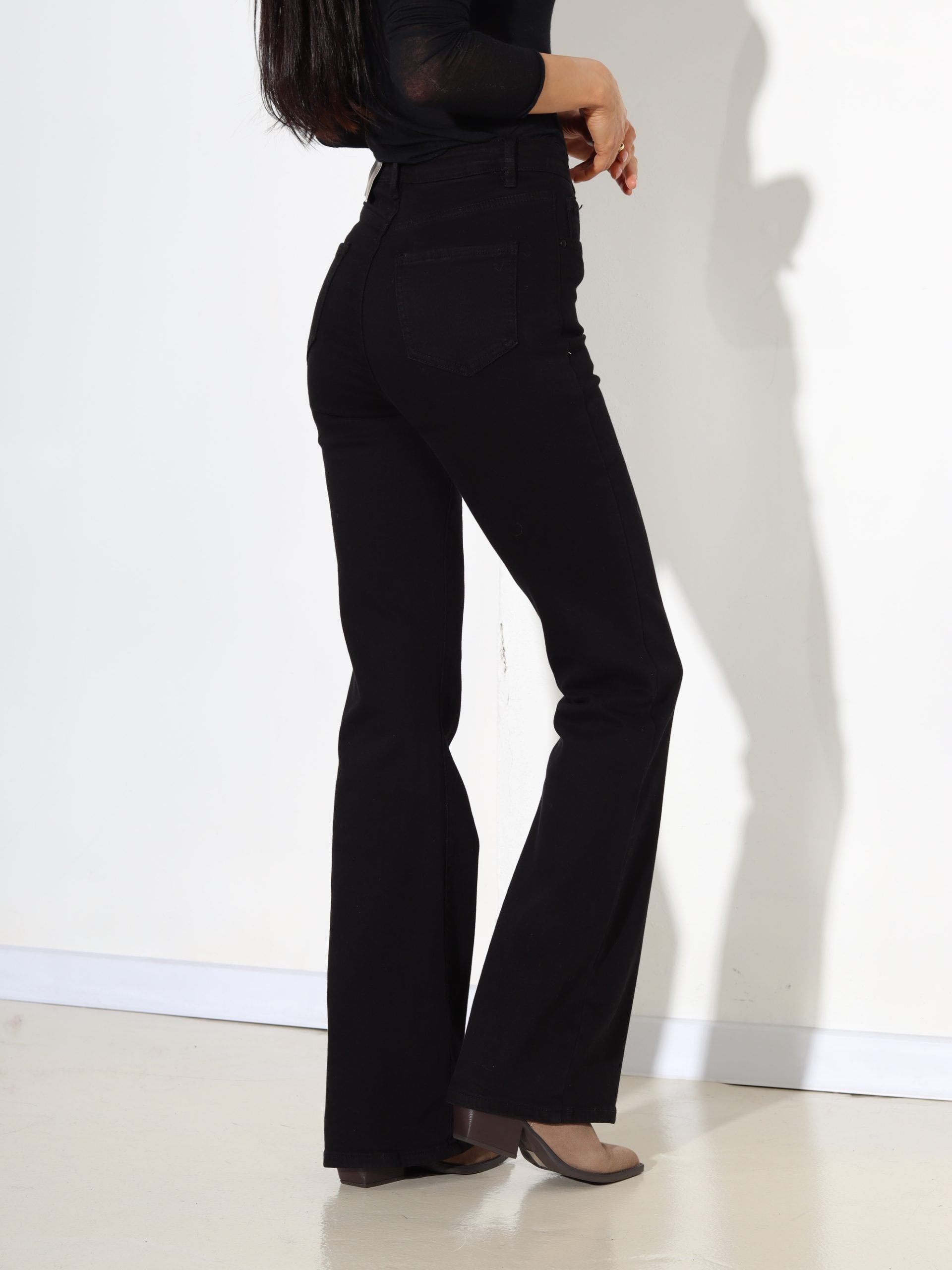 Melnas Laulia džinsa bikses "Flare fit , full length" - 17770
