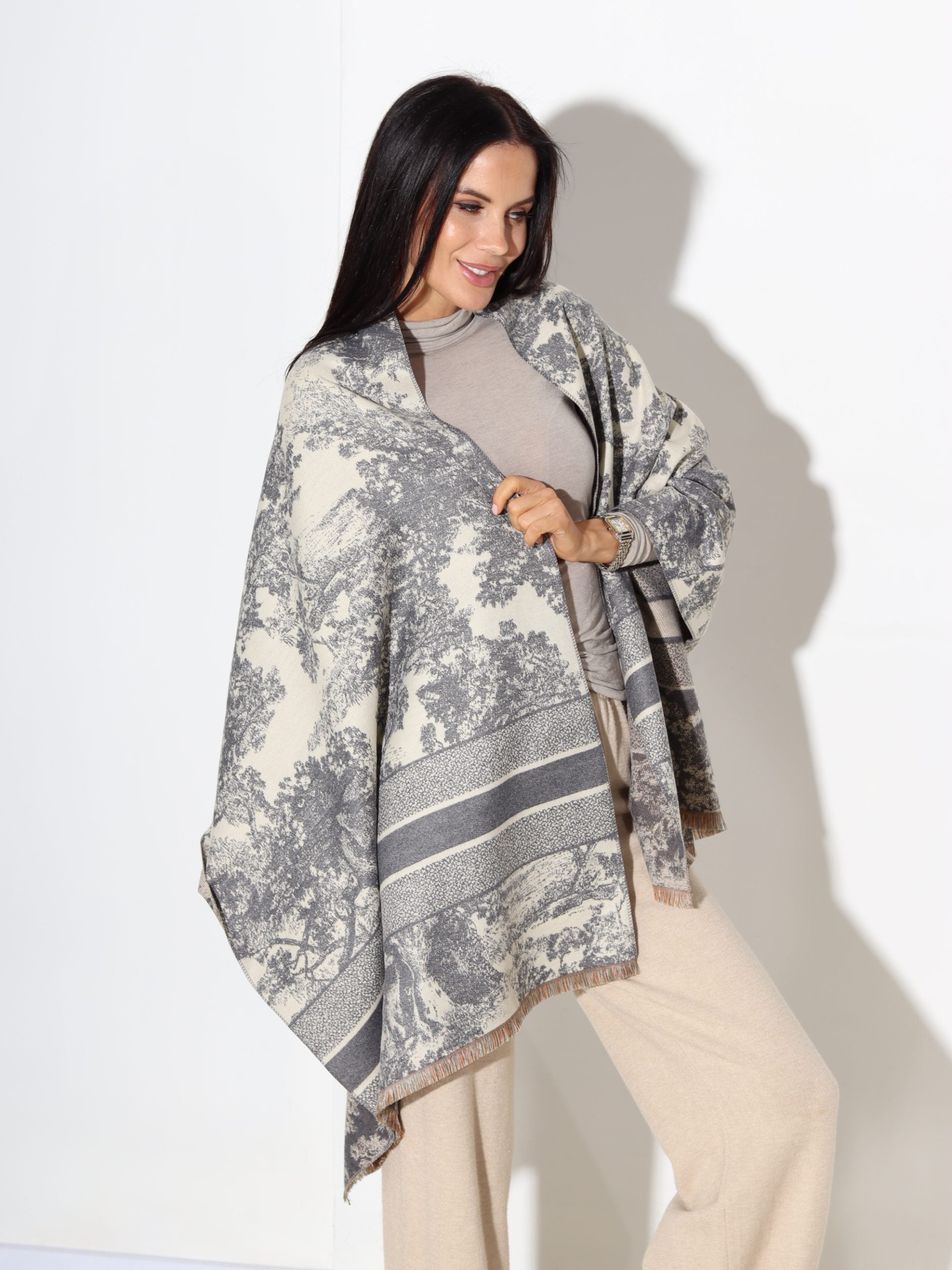 Pelēka šalle ar gleznas printu - 17424