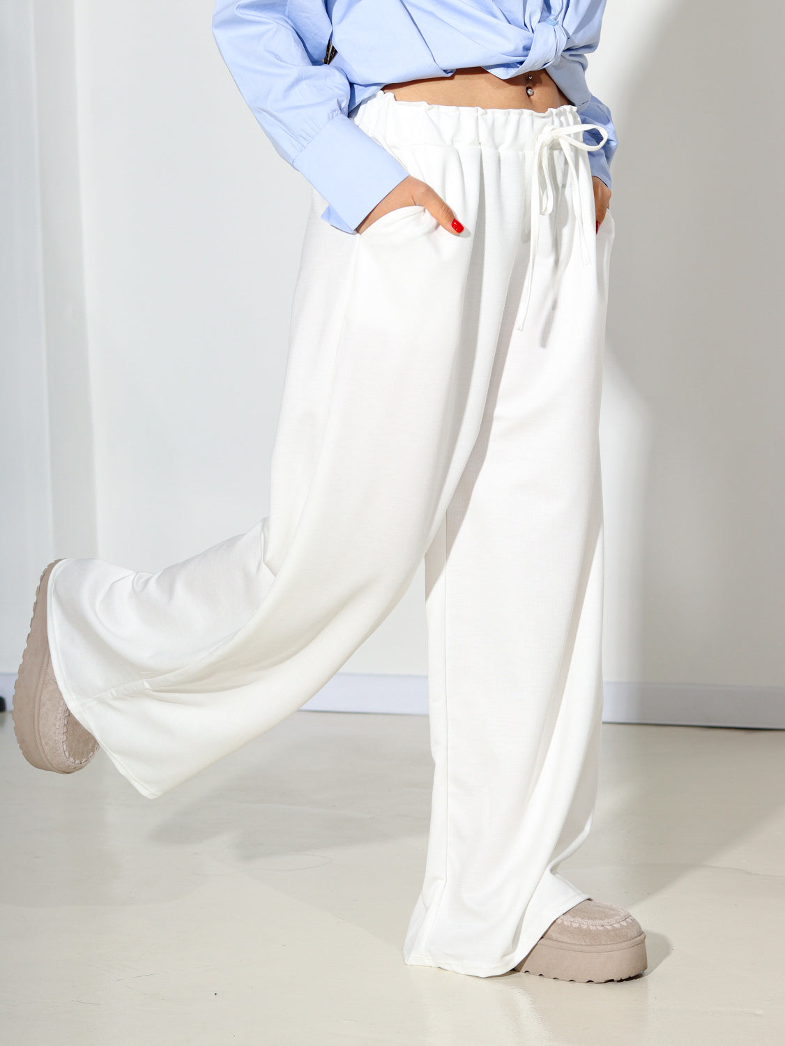 Baltas brīva piegriezuma bikses - 14333