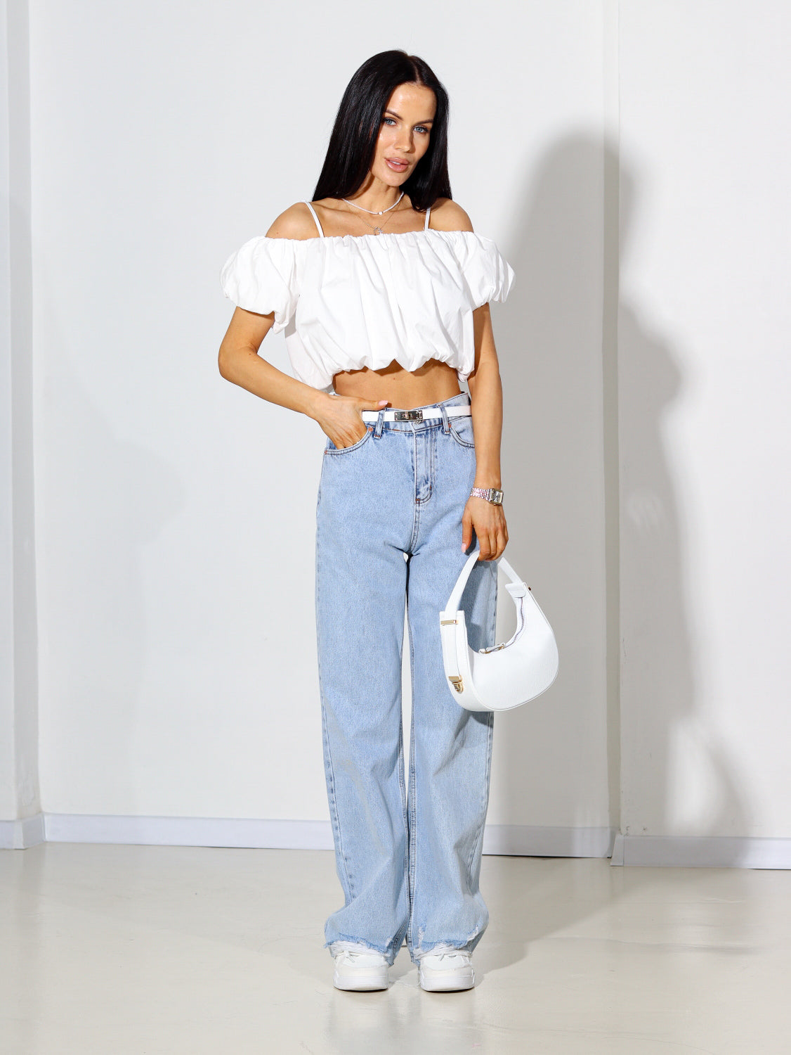 Balts tops ,,Zefīriņš'' ar balonveida rociņām - 14348