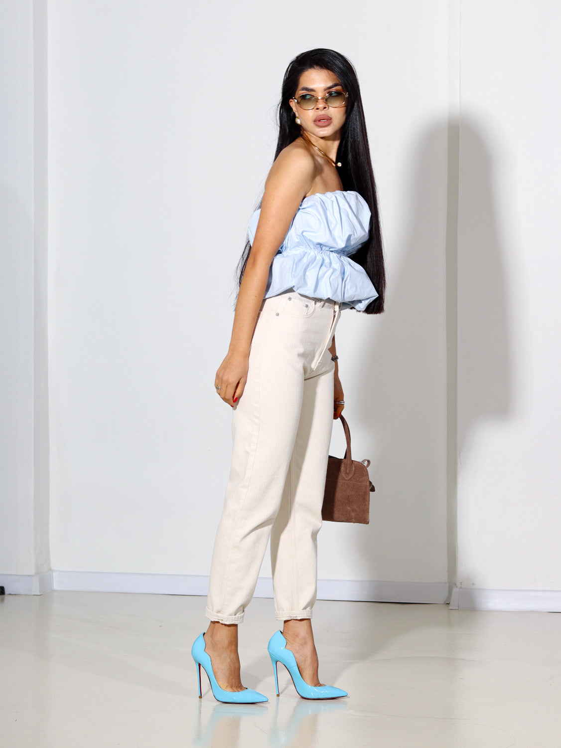 Zils tops ,,Mākonīts'' ar savilkumu viduklī - 14350