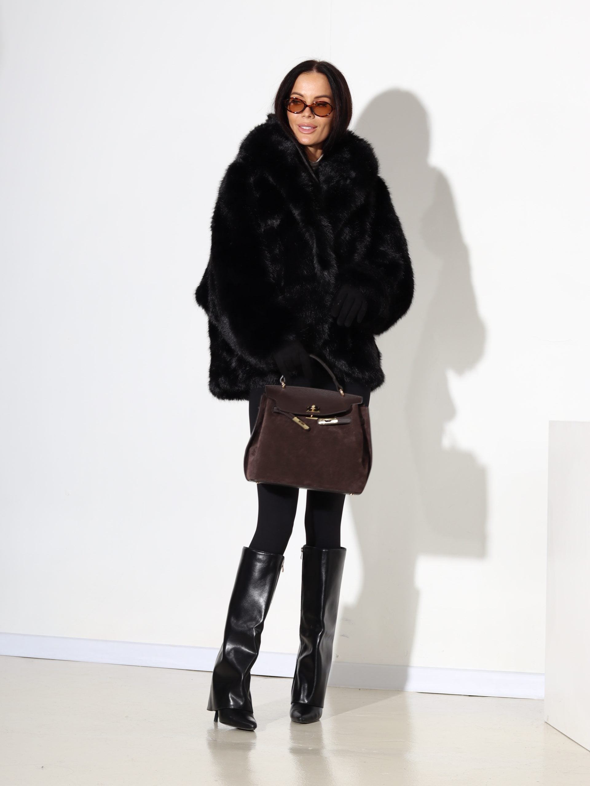 Melns, īss kažoks ar kapuci - 17751