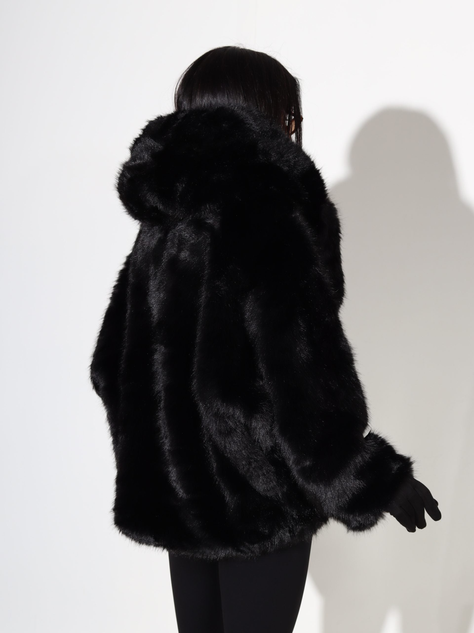 Melns, īss kažoks ar kapuci - 17751