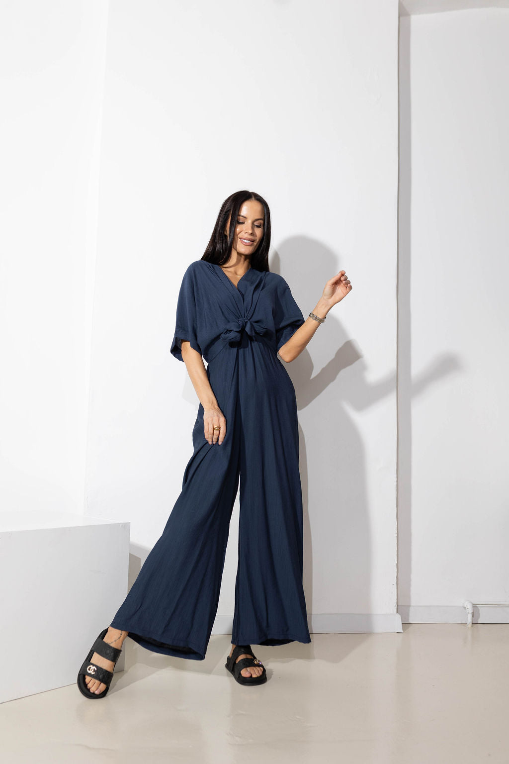 Zils kombinezons ar izceļošu vidukli - 14935