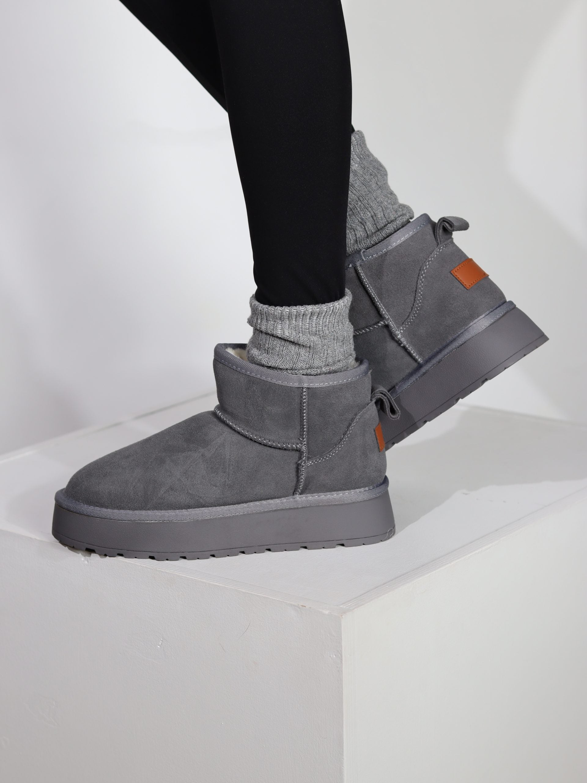 Pelēki d/zamšādas mini 'UGG' tipa zābaki - 17731