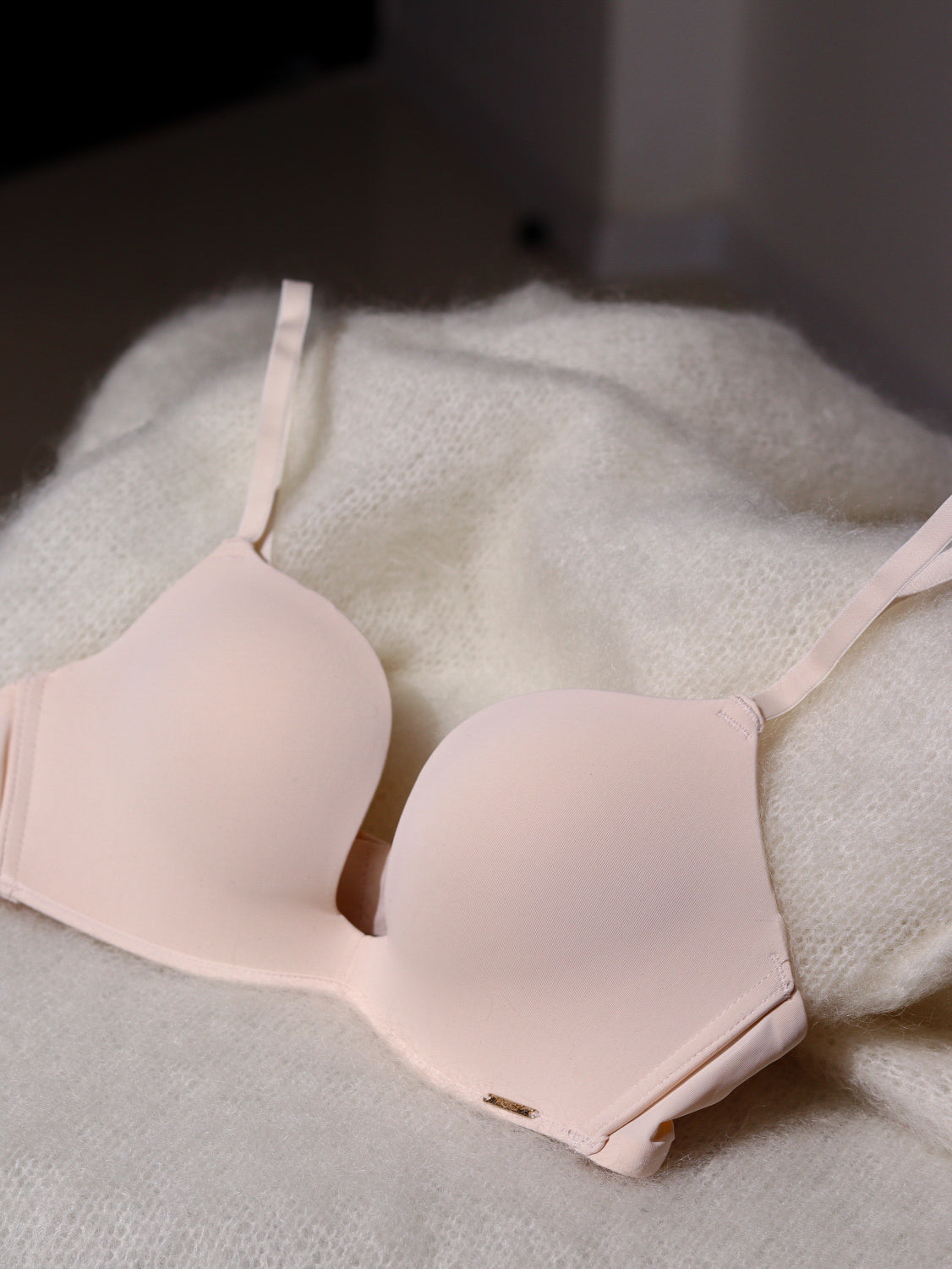 Bēša bezvīļu krūšturis ,,Weiye Si " - 14387