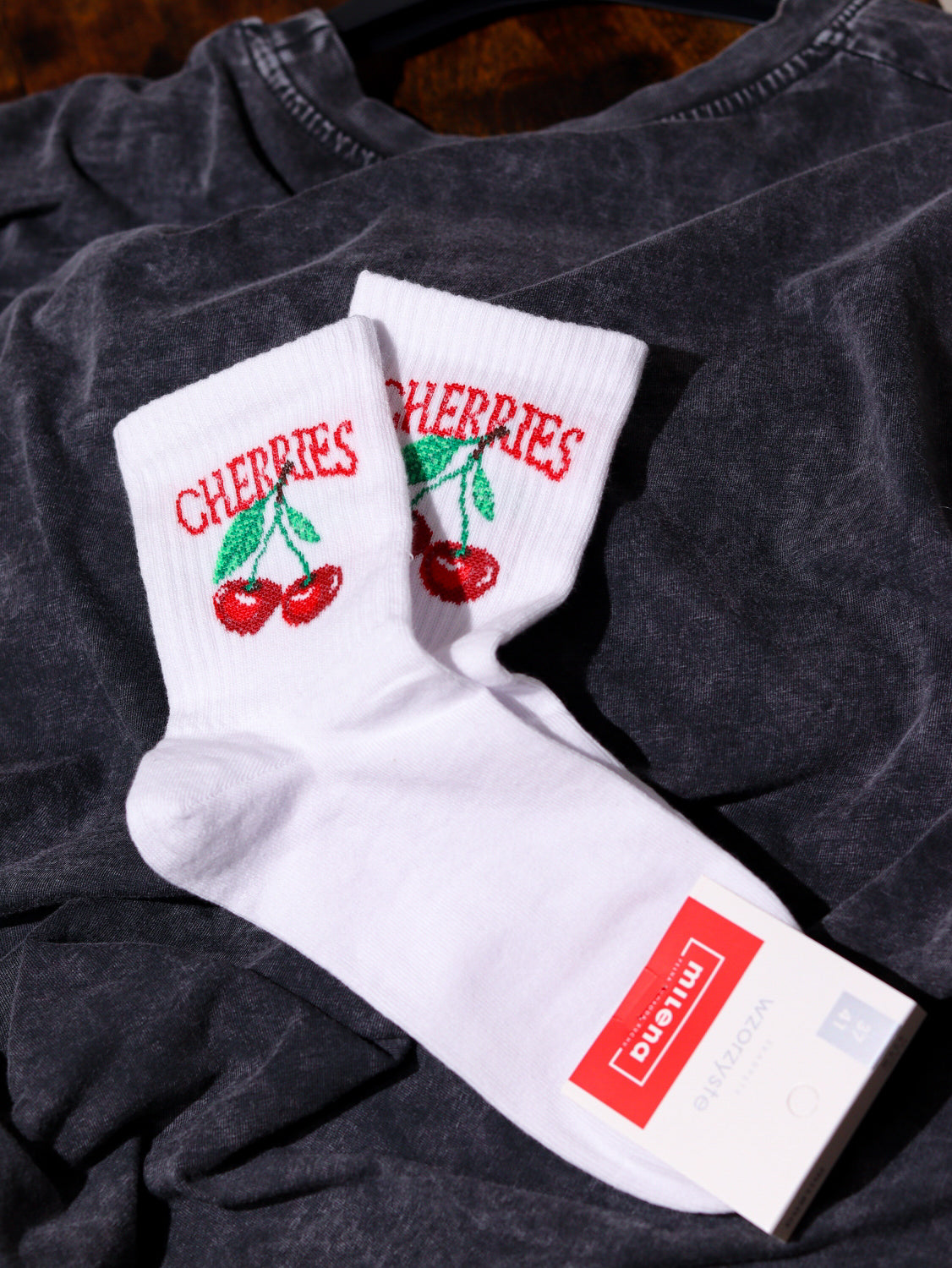 Baltas+ sarkans 'Cherries' zeķes - 14407