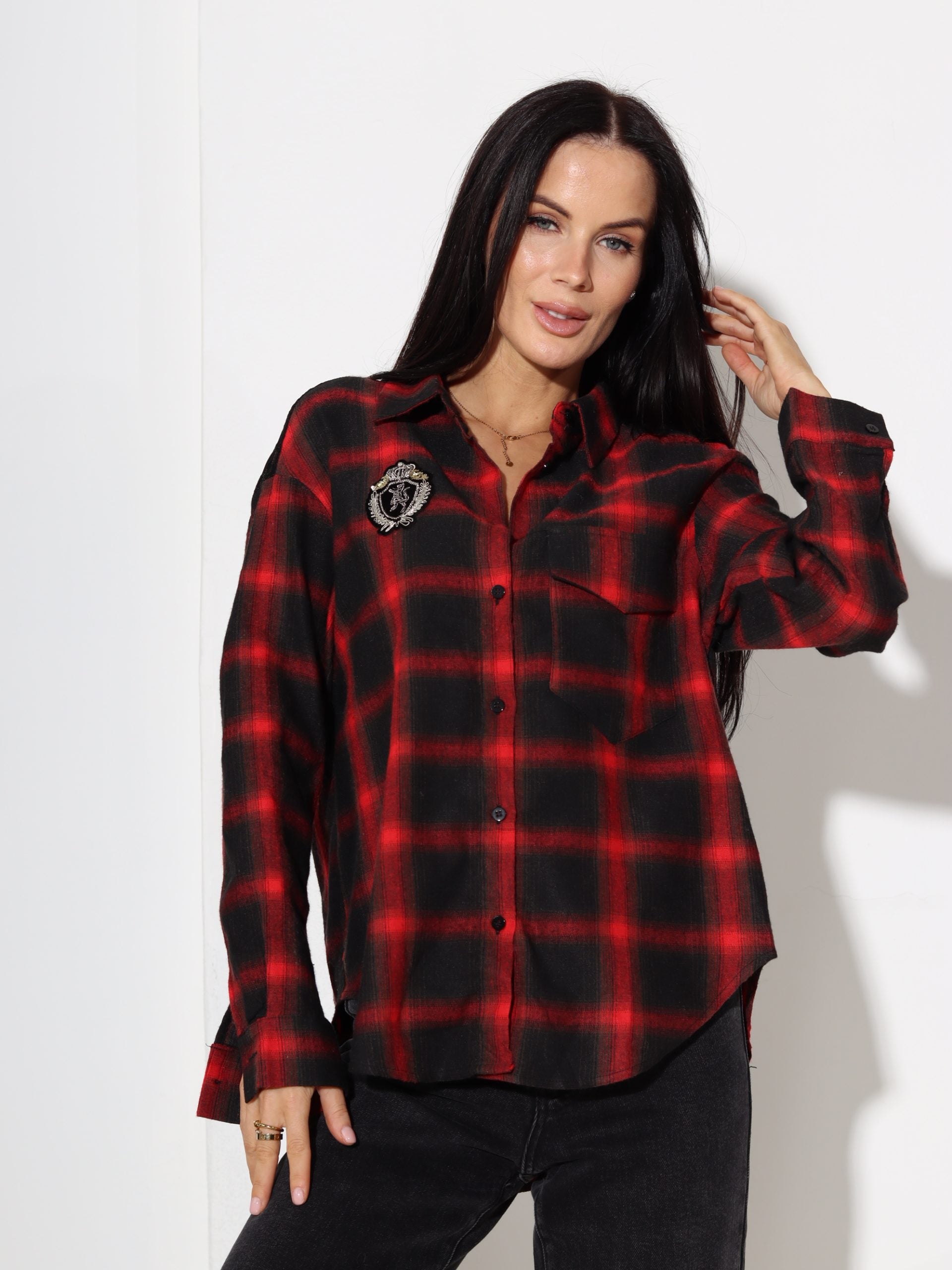 Sarkans lielrūtu krekls ar mežģīnes akcentu - 17462