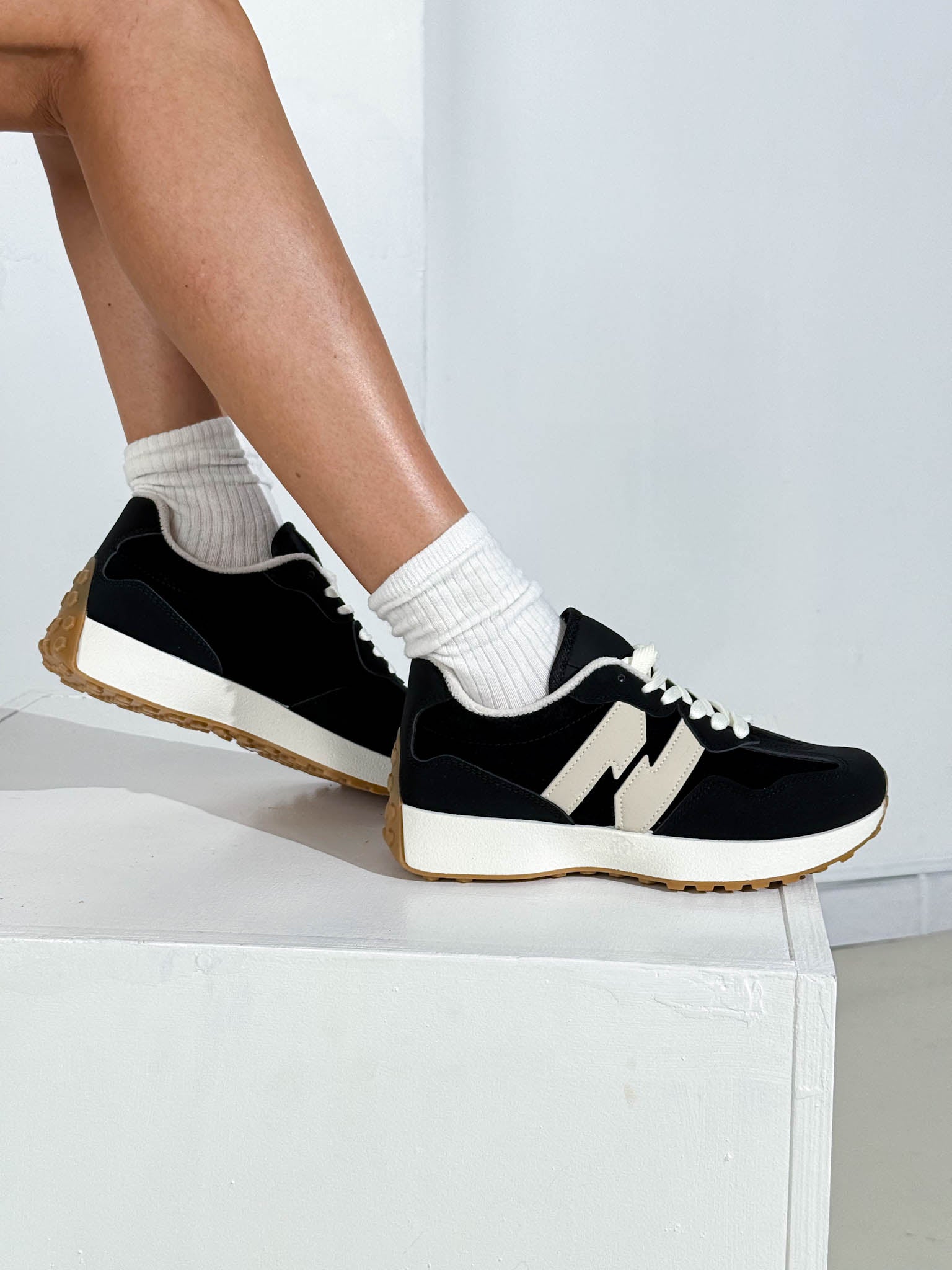 Melni, brīvā laika apavi ar siltinājumu - 15880