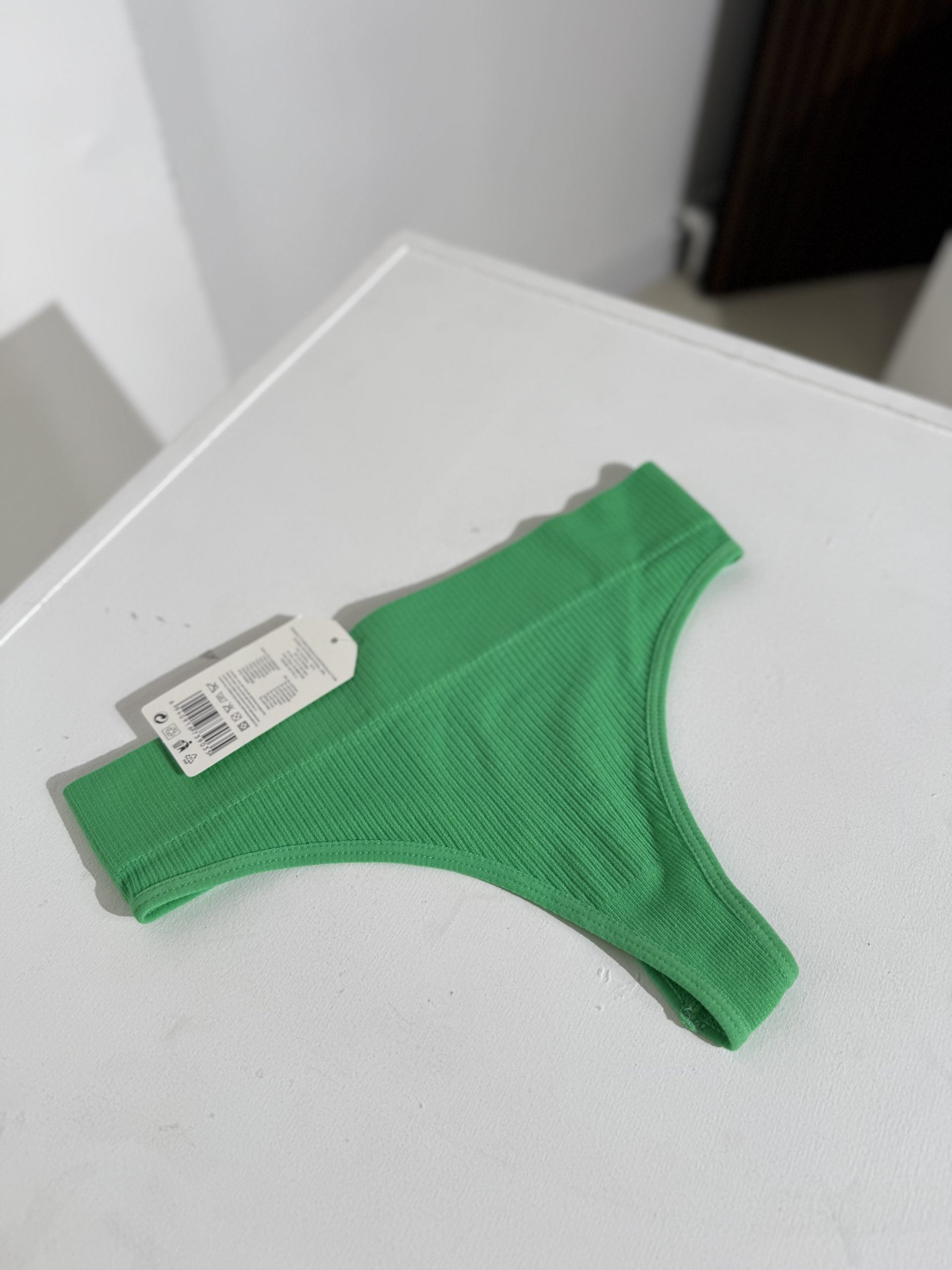 Zaļas string biksītes - 16910